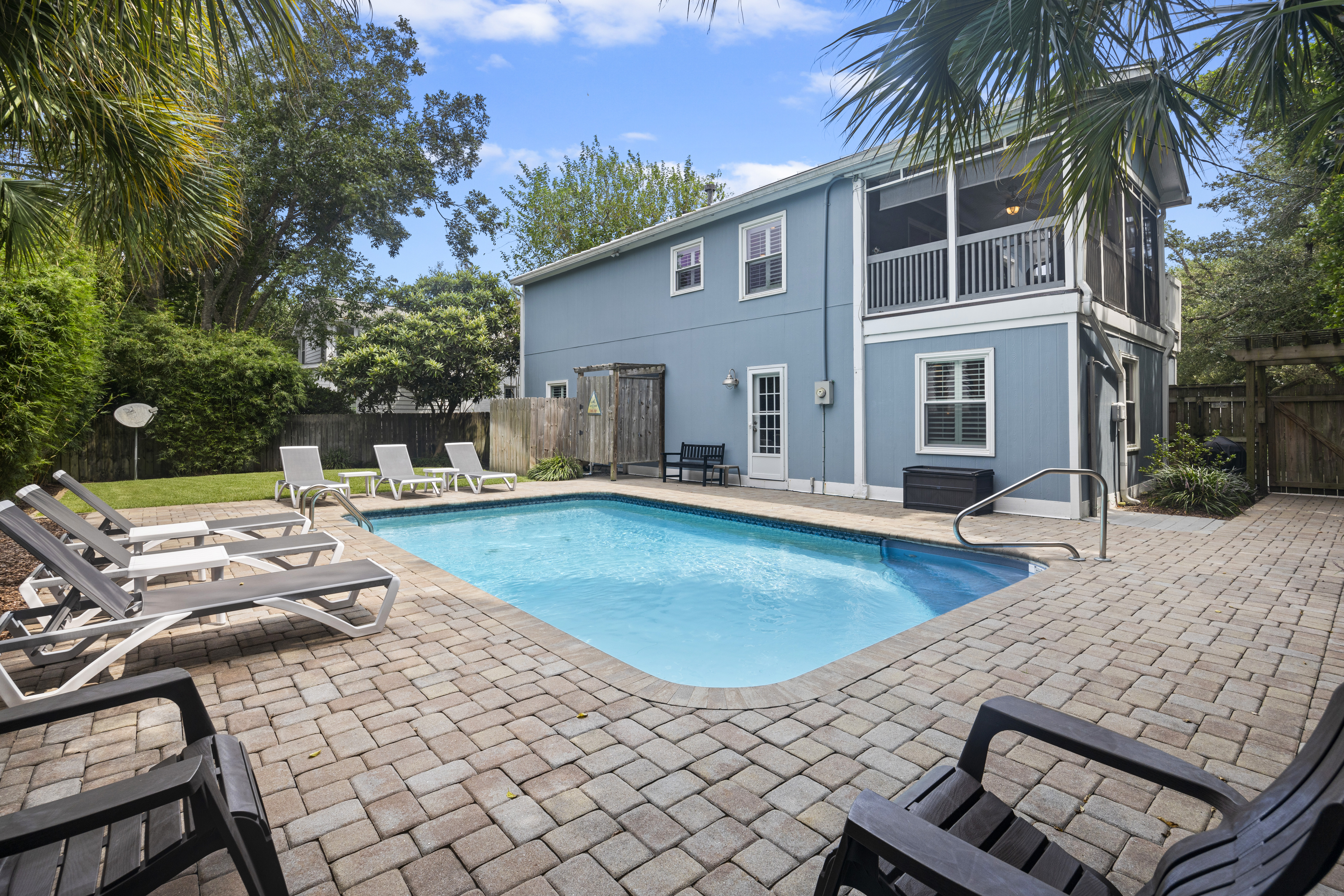 Villa Aurore Hampton Charleston: Luxury 4-Bedroom Cottage with Private Pool, Charleston