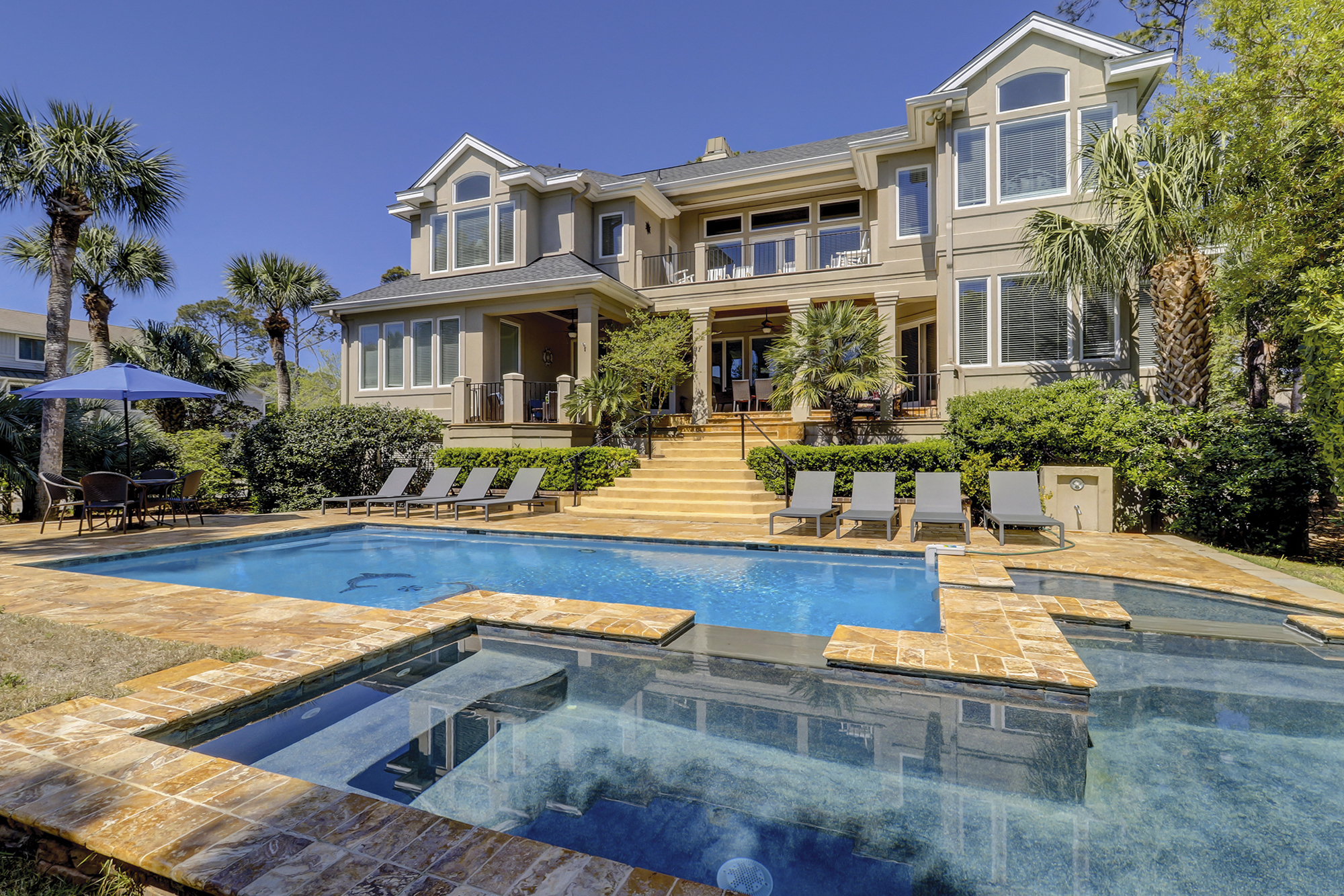 Villa Boreas Jarvis Creek Hilton Head: Luxury 6-Bedroom Apartment with Seaview and Pool, Hilton Head