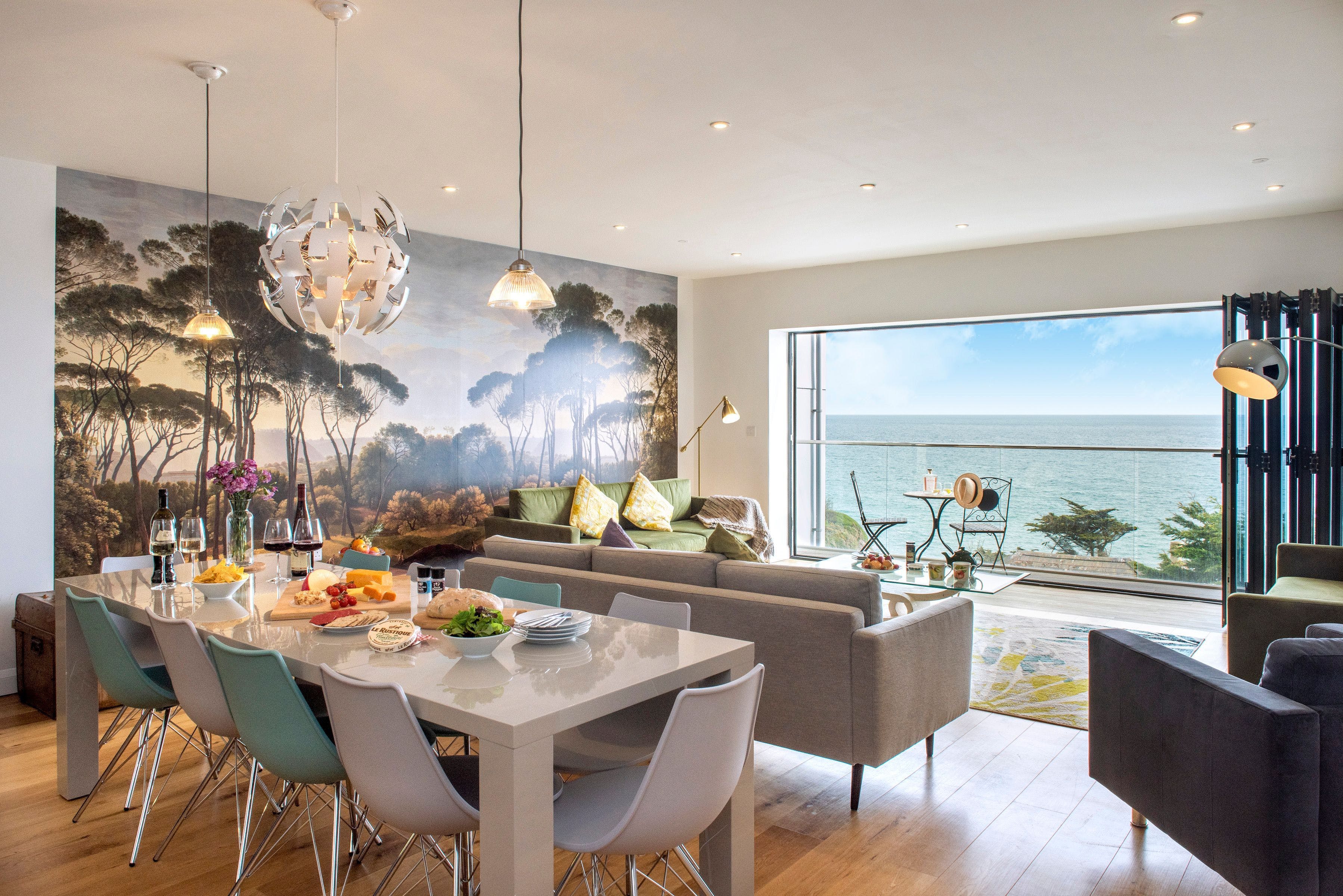 House Pendower Looe: Spacious 5-Bedroom Apartment with Hot Tub and Sea Views, Looe Cornwall