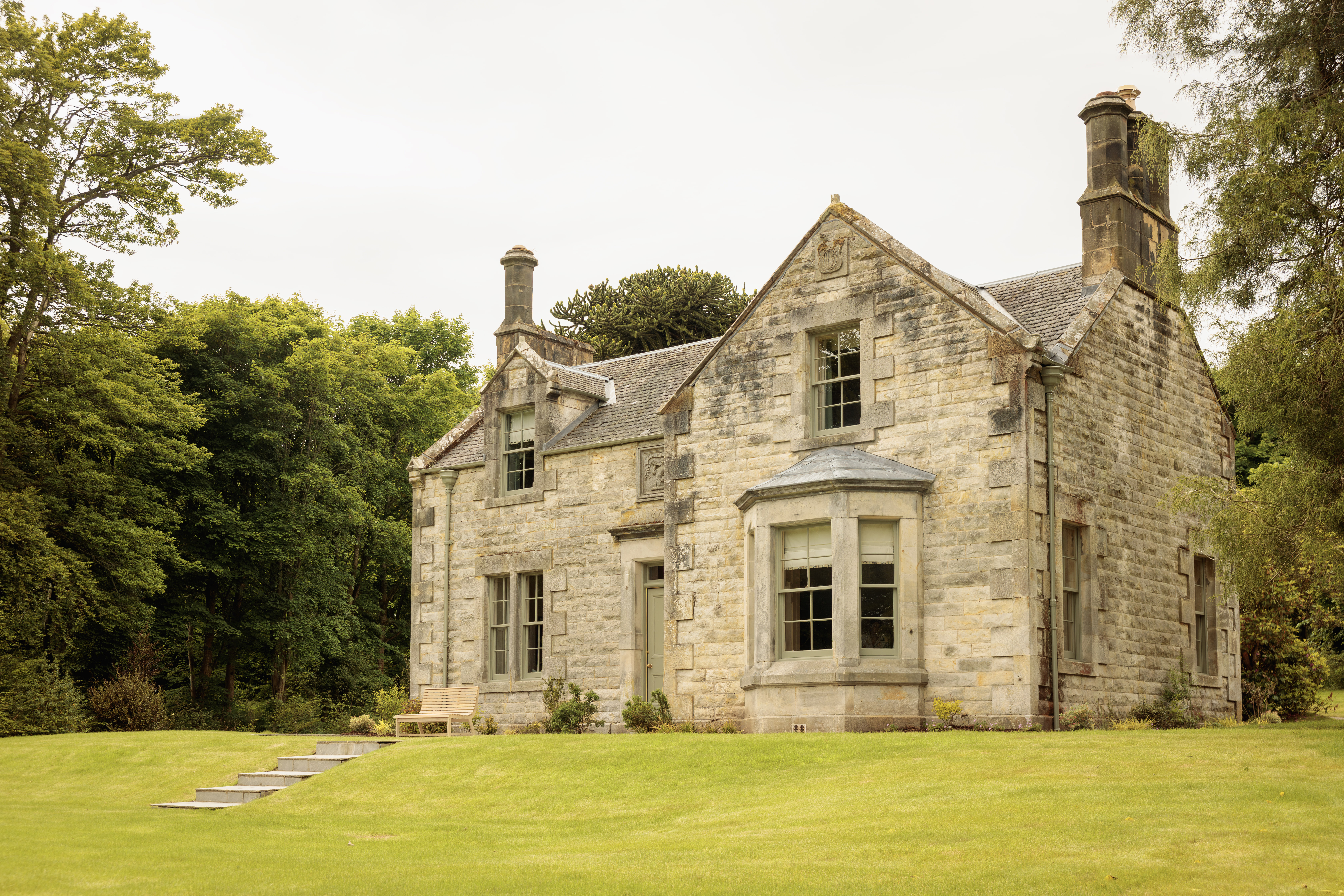 House Pentland Midlothian: 4-Bedroom Luxury House with Hot Tub, Midlothian