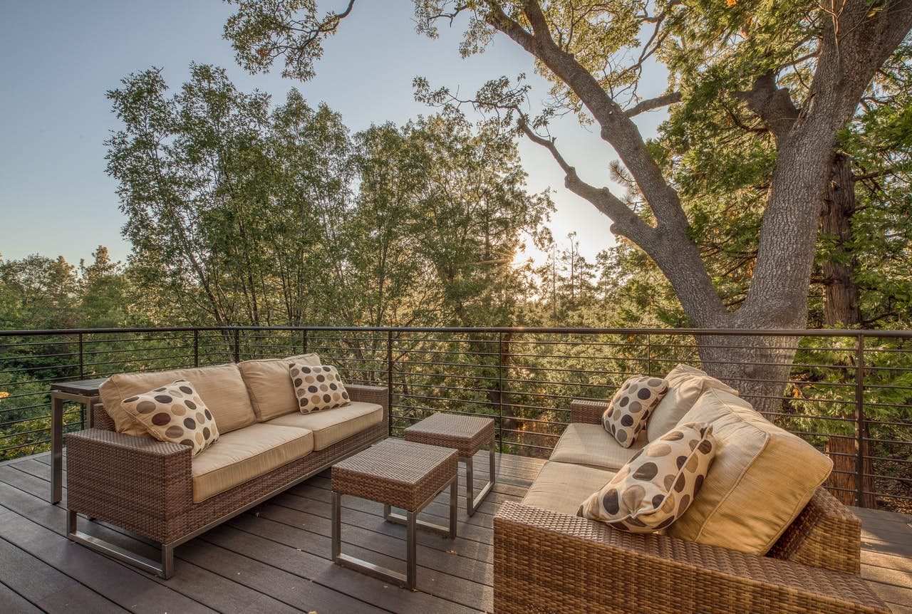 Villa Zephyros Cedar Glen Lake Arrowhead: Luxury 4-Bedroom Villa with Hot Tub and Lake Views, Lake Arrowhead