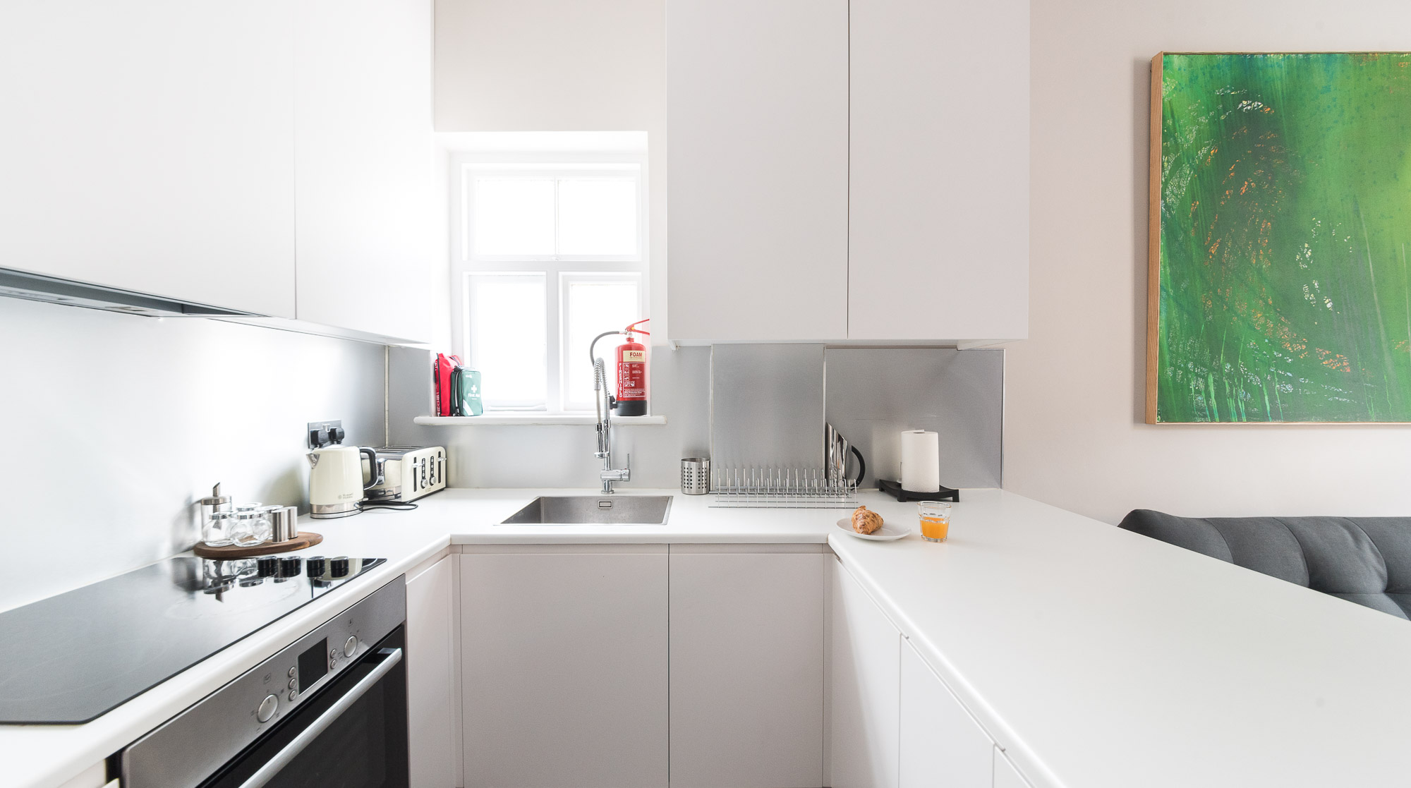House Gorse Leinster Bayswater: Stylish 2-Bedroom Apartment Rental with Balcony in Bayswater London