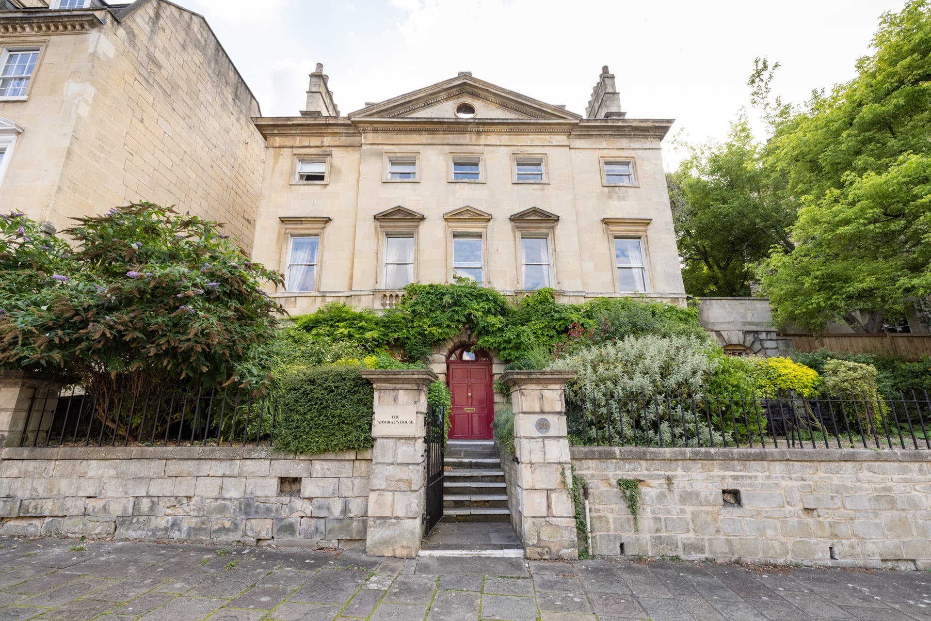 House Helm Lyncombe Bath: Elegant 7-Bedroom House with Family-Friendly Features, Bath