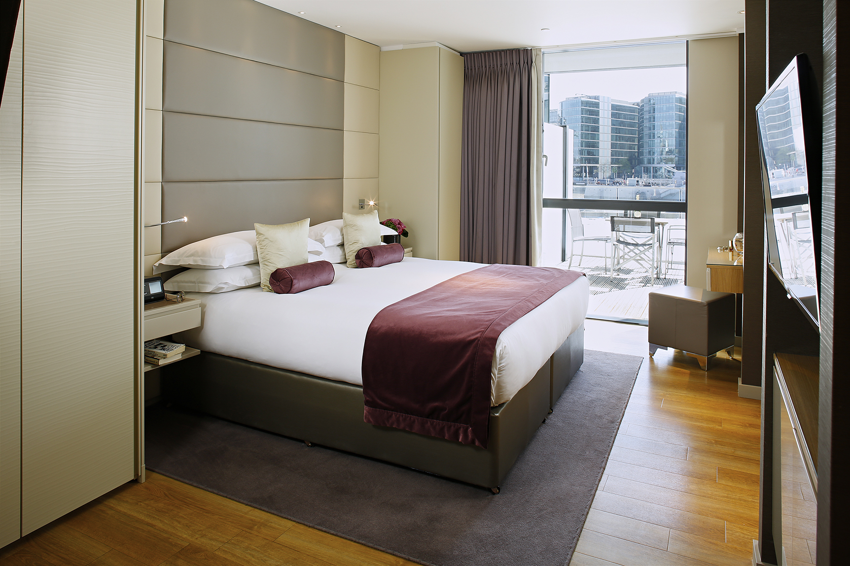 House Ravensbourne London: Chic 1-Bedroom Apartment Rental with Air Conditioning in Tower Bridge, London