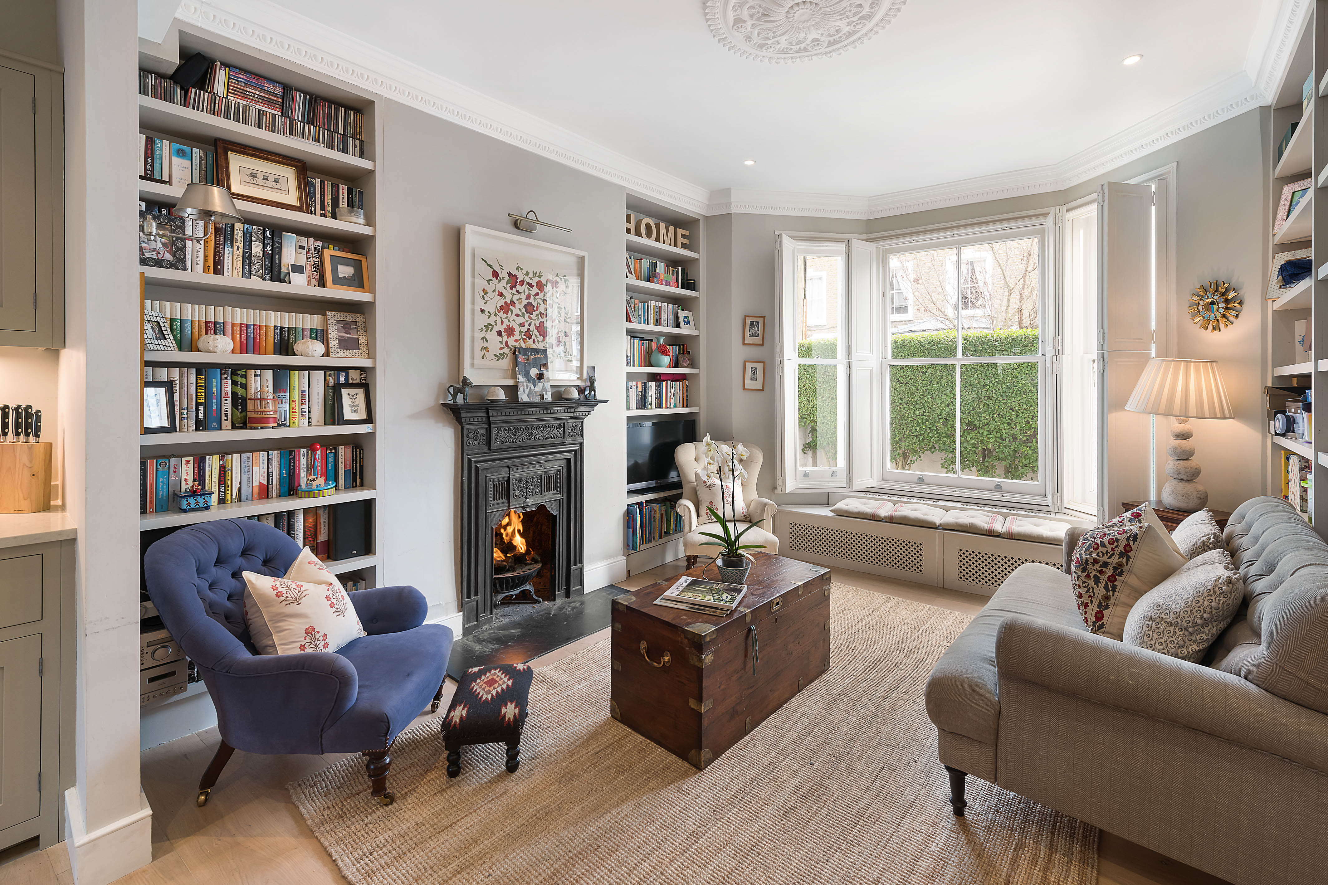 House Ravenscourt Brook Green: Spacious 3-Bedroom Family Apartment Rental with Terrace, Brook Green London