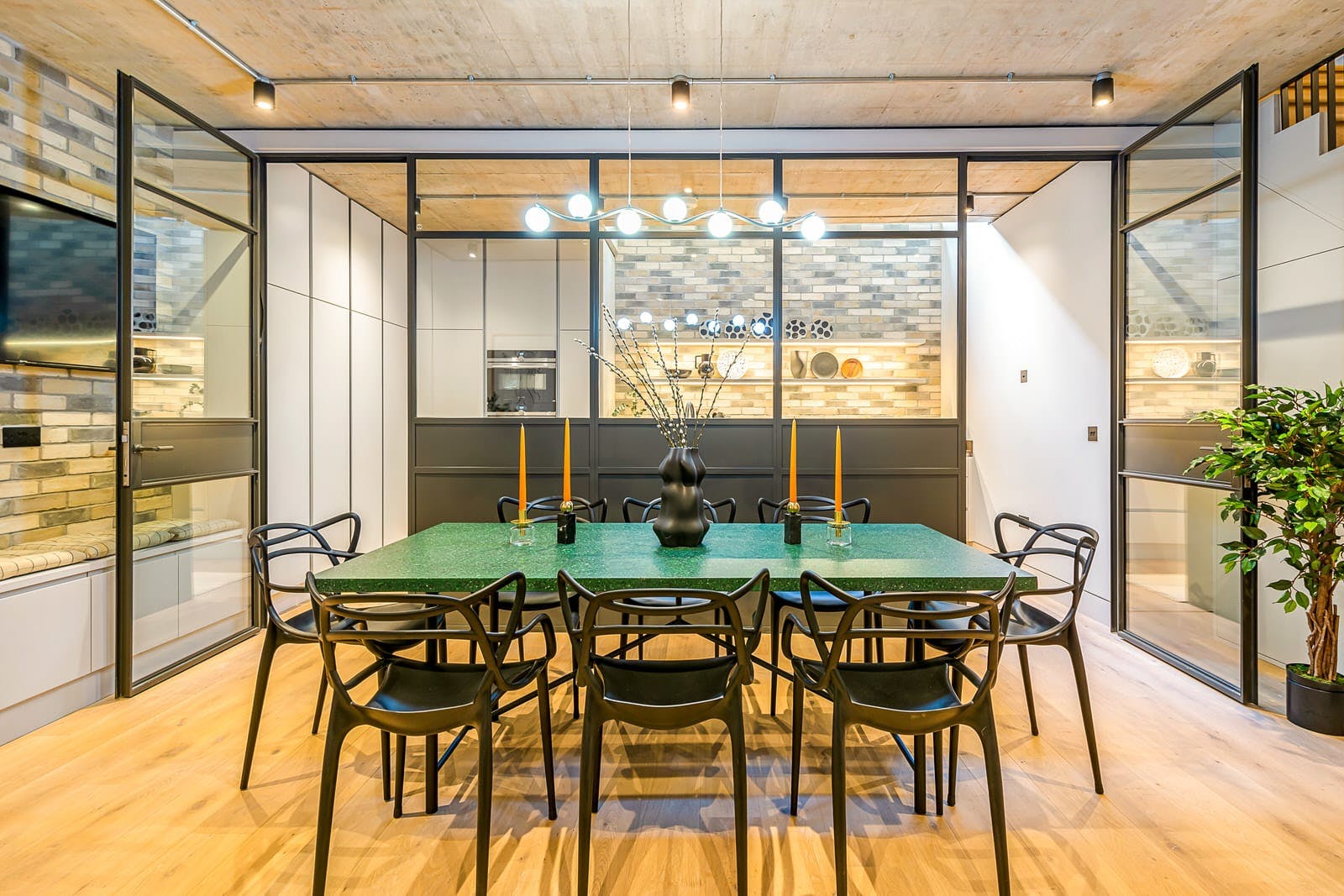 House Gregale Gray’s Inn Holborn: Contemporary 2-Bedroom Apartment with Private Terraces, Apartment Rental Holborn