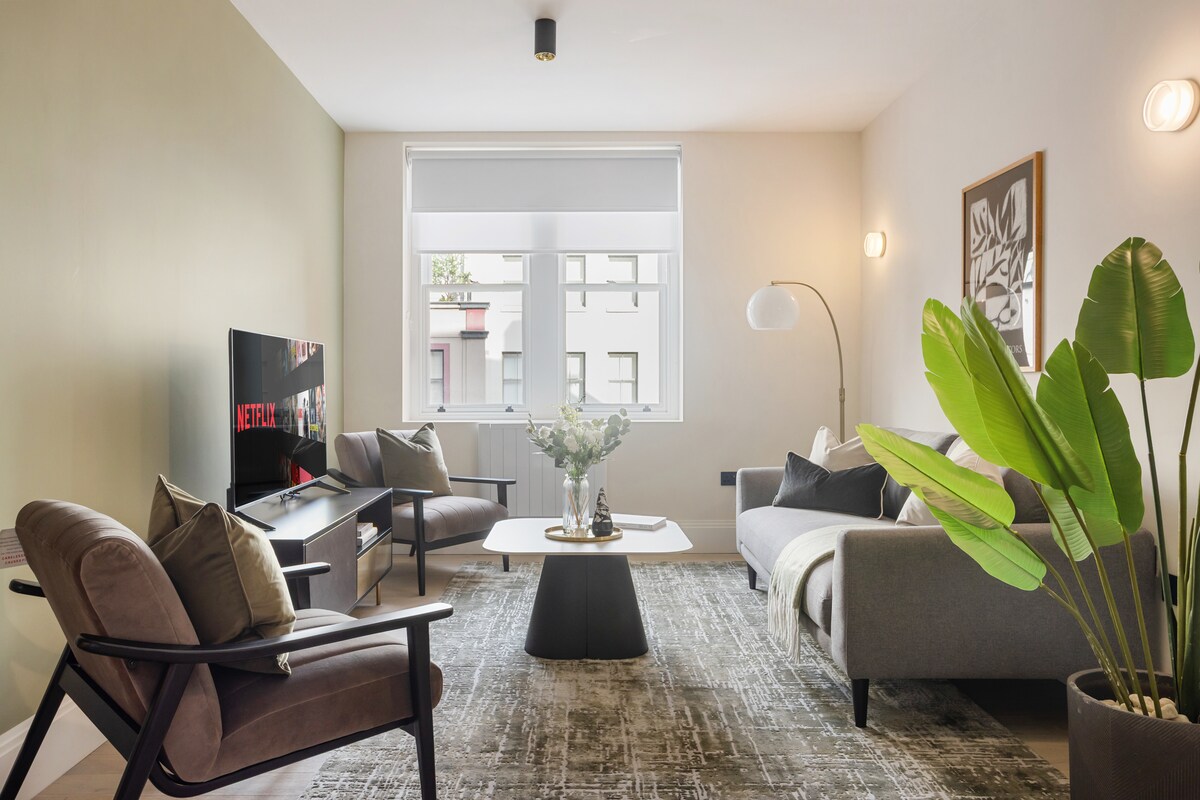 House Russell Bloomsbury: Elegant 2-Bedroom Luxury Apartment with Air-Con, London Bloomsbury