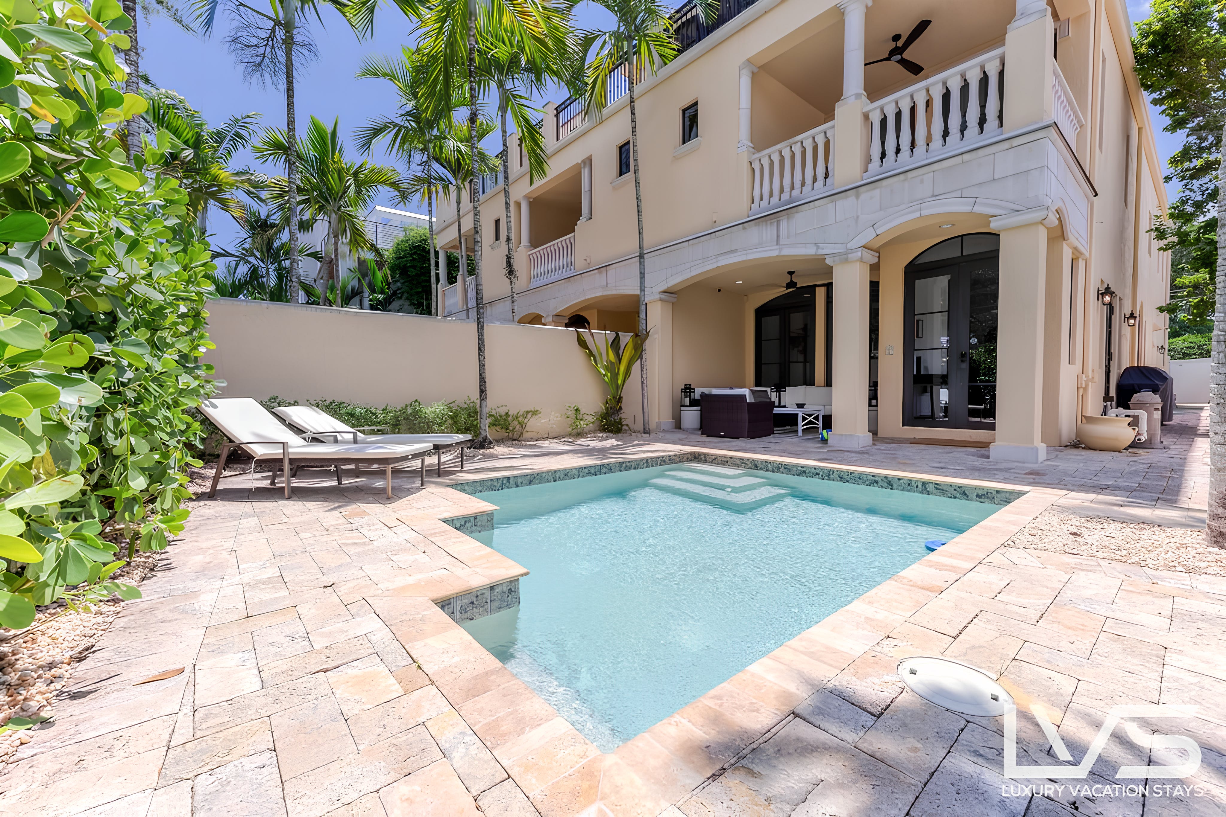Villa Levante Sunrise Rio Fort Lauderdale: Spacious 4-Bedroom Apartment with Pool, Fort Lauderdale