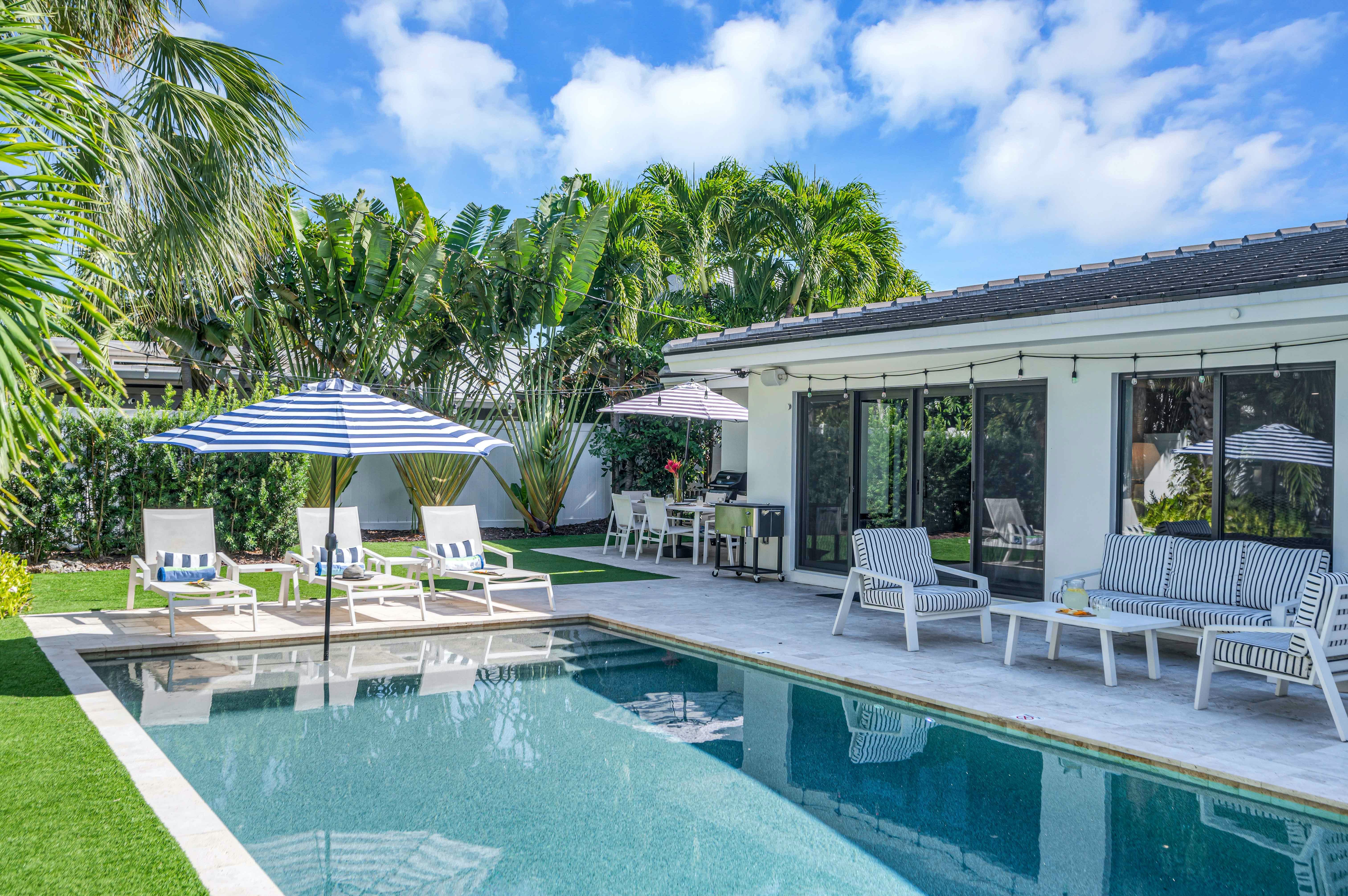 House Sabal Harbor Beach: Luxury 4-Bedroom Villa with Pool and Sea Views, Harbor Beach