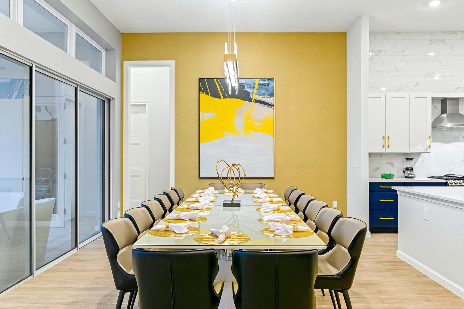 Villa Gloaming Conway Florida: 11-Bedroom Luxury Villa with Pool and Tennis Court, Polk County