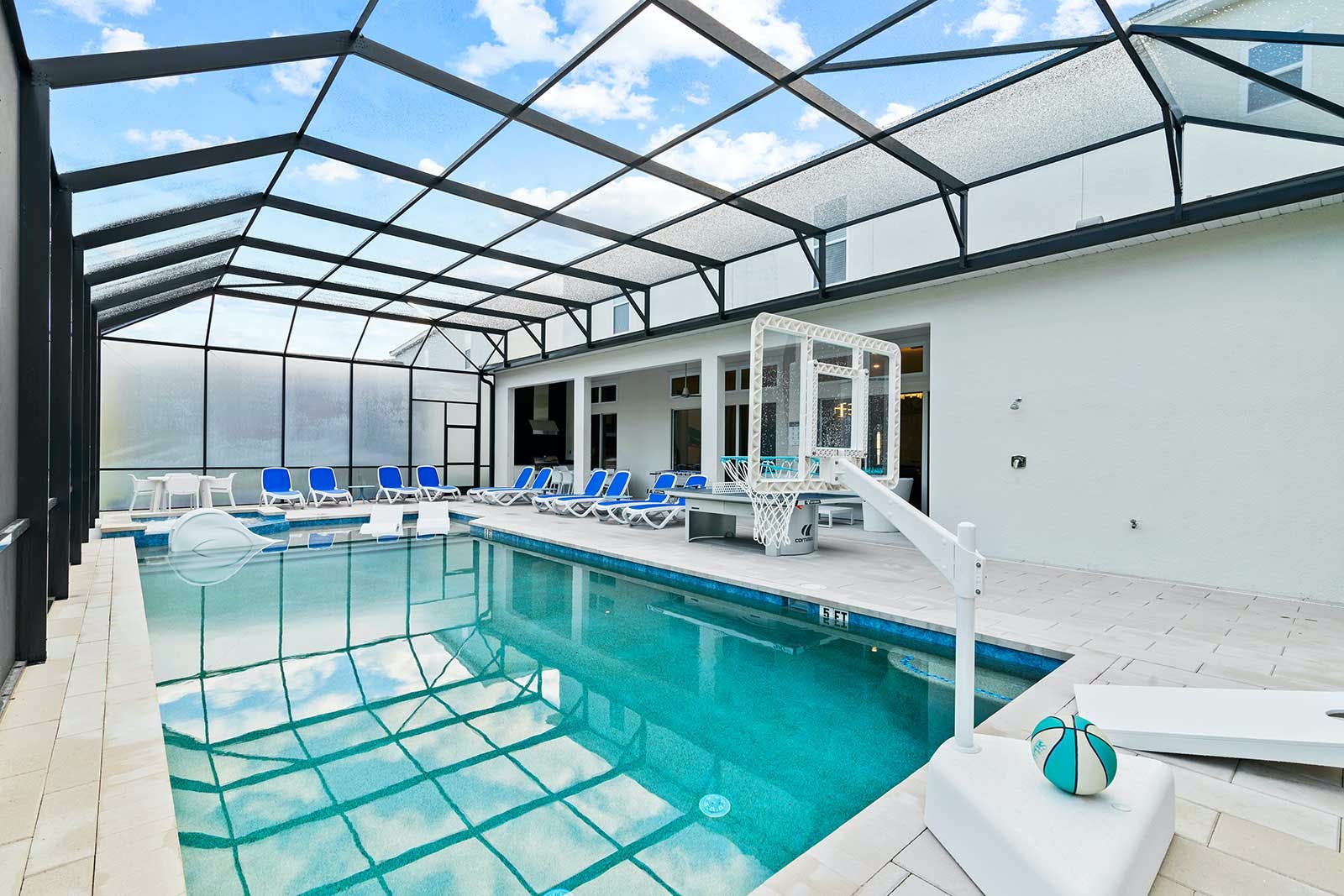 Villa Safira Tarpon Springs Florida: 11-Bedroom Luxury Villa with Pool and Gym, Polk County