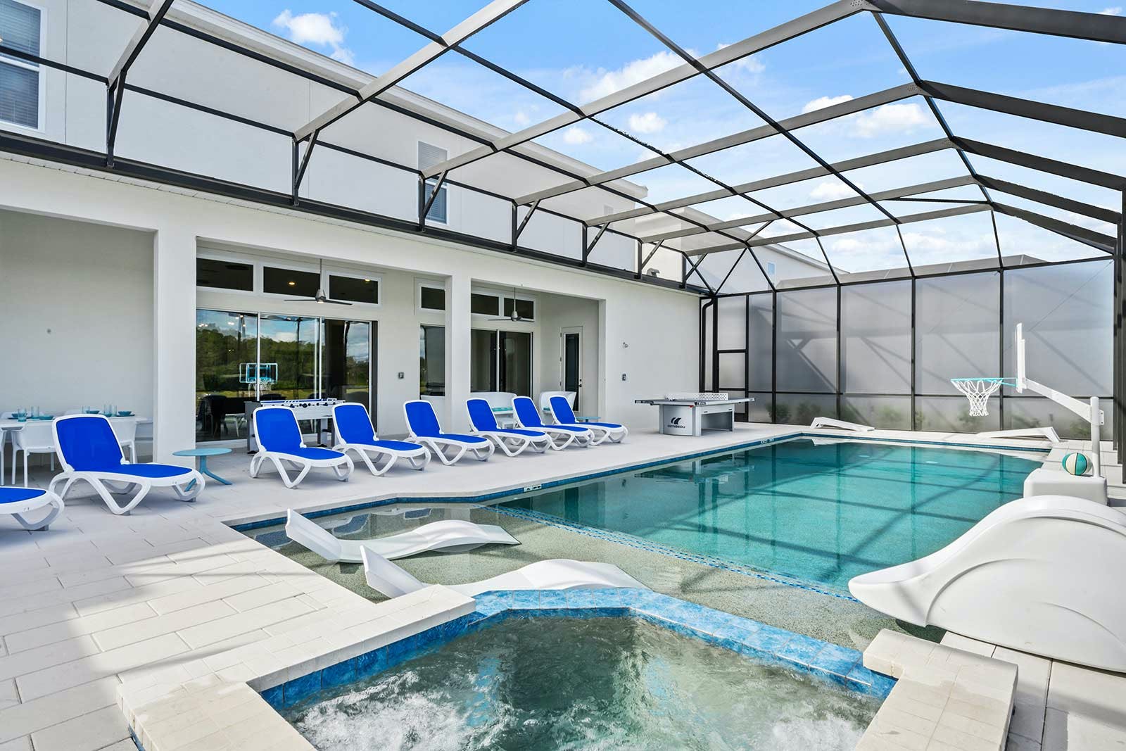 Villa Alba Lake Wales Florida: Luxury 11-Bedroom Villa with Pool and Gym, Polk County