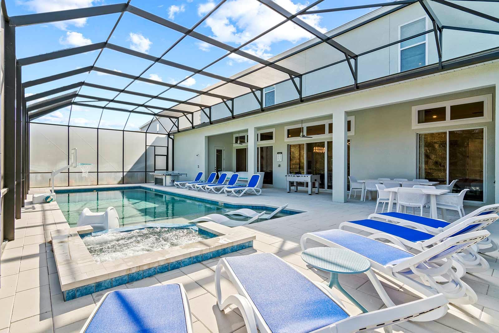 Villa Safran Boca Ciega Florida: Luxury 11-Bedroom Villa with Pool and Seaview, Polk County