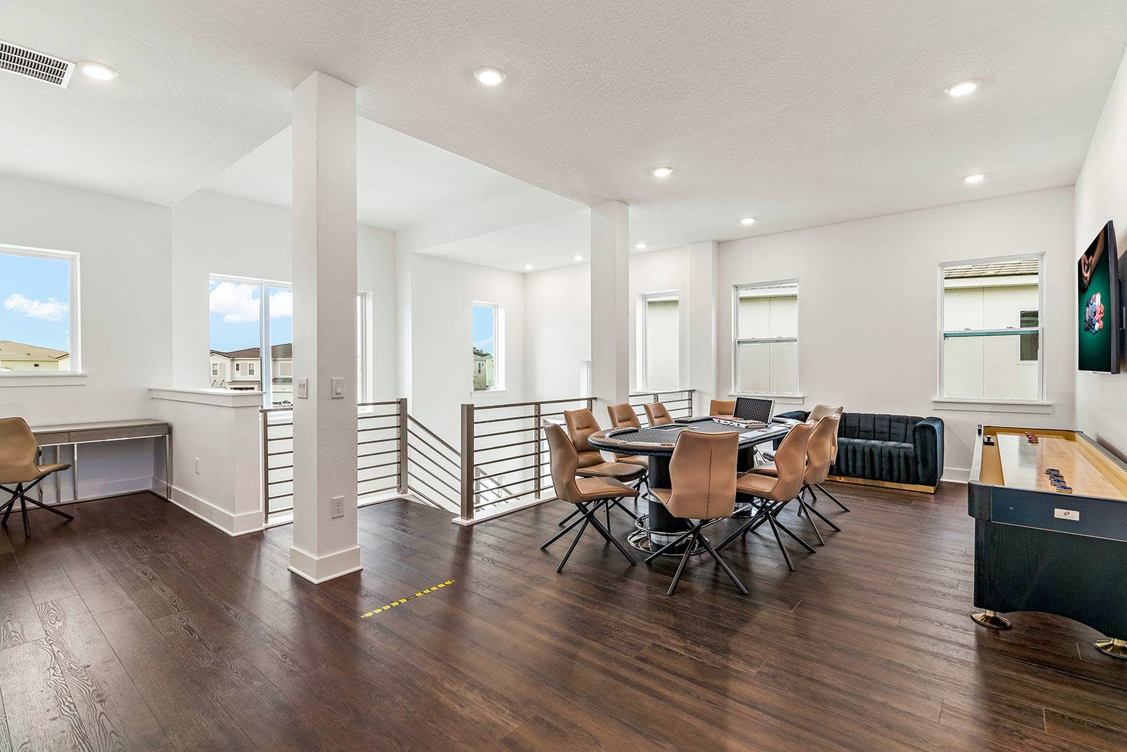 Villa Safira Cypress Florida: Spacious 6-Bedroom House with Pool and Gym, Polk County