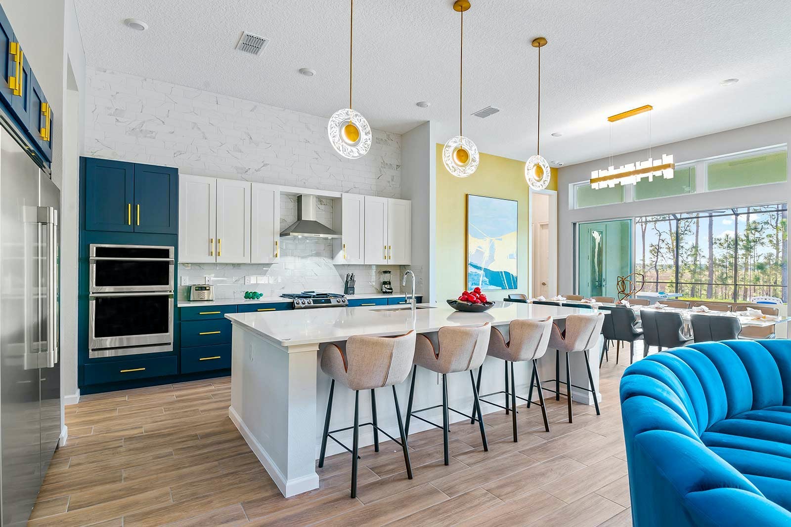 Villa Gloaming Indianola Florida: 11-Bedroom Luxury Villa with Pool and Tennis Court, Polk County