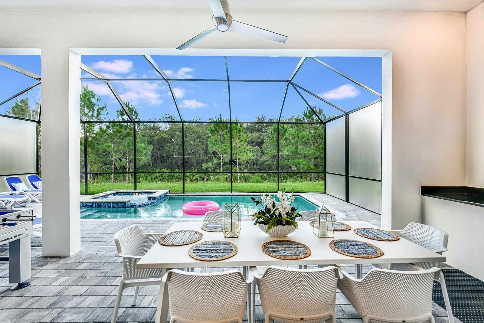 Villa Boreas Terra Ceia Florida: Spacious 6-Bedroom Villa with Pool and Seaview, Polk County