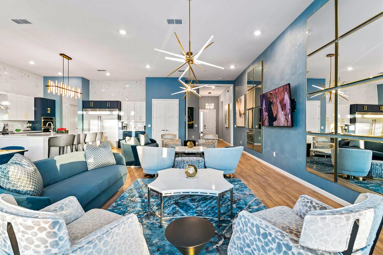 Villa Boreas Crescent Florida: Luxury 12-Bedroom House with Pool and Seaview, Polk County
