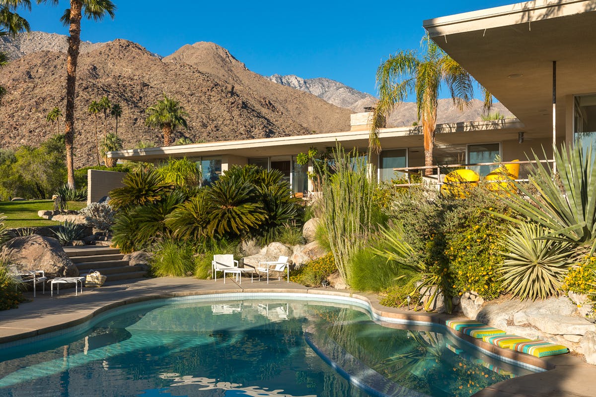 Villa Aurore Josuah Trail Cathedral City: Spacious 4-Bedroom Apartment with Pool and Mountain Views, Palm Springs