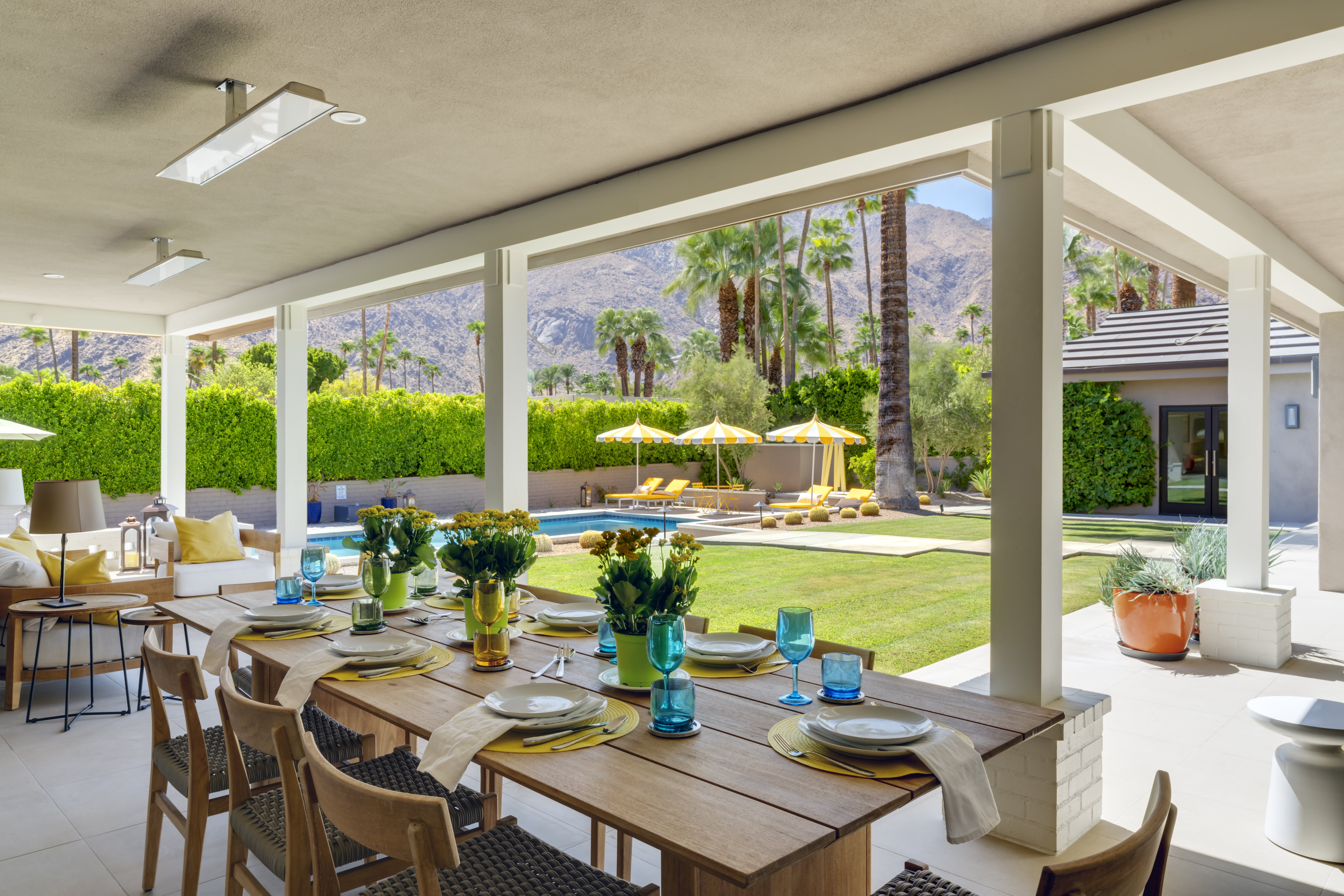 Villa Cramoisi Deep Canyon Cathedral City: 5-Bedroom Luxury Apartment with Pool and Hot Tub, Palm Springs