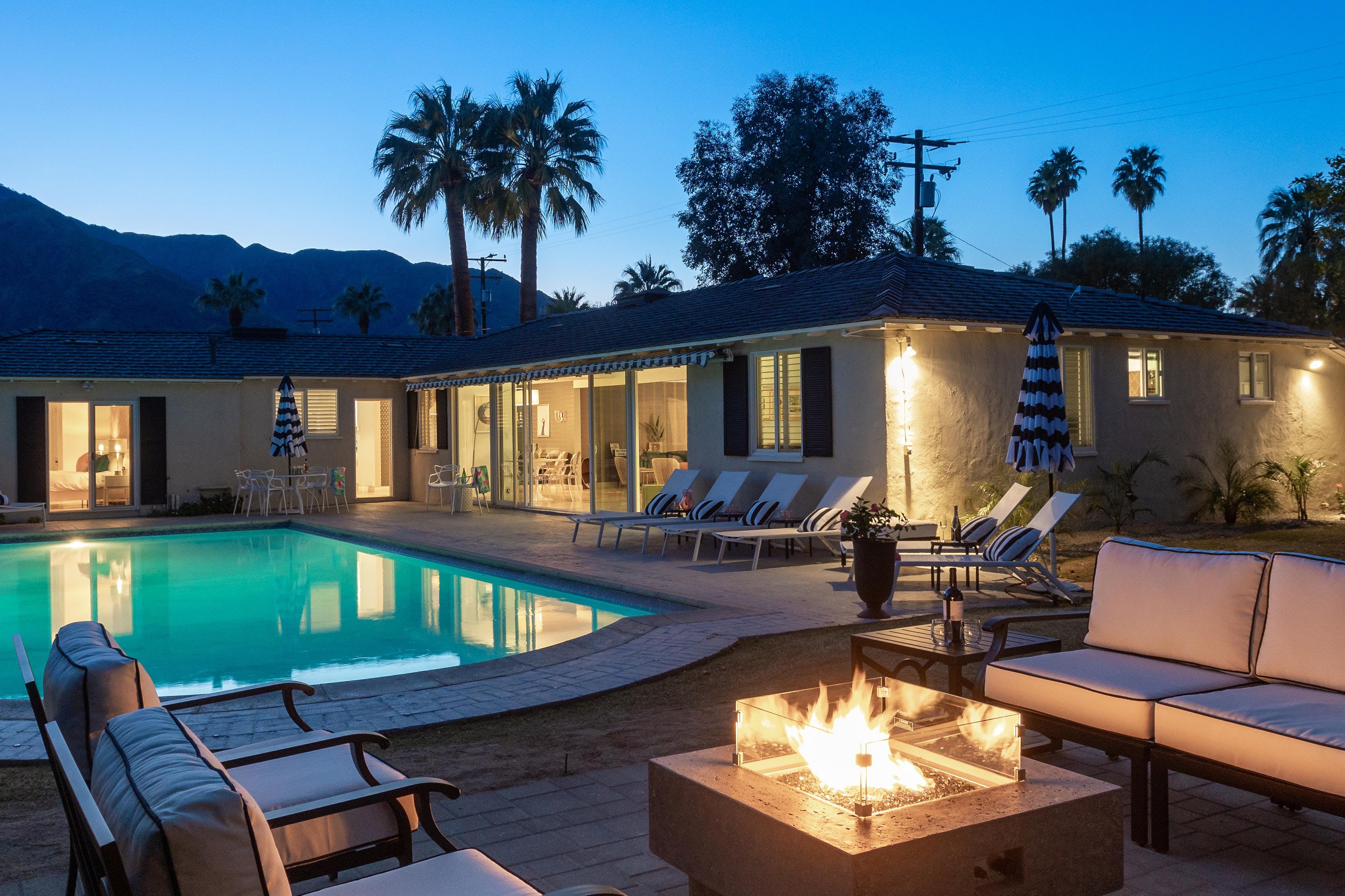 Villa Grecale Panorama Cathedral City: Luxury 5-Bedroom Apartment with Pool and Hot Tub, Palm Springs