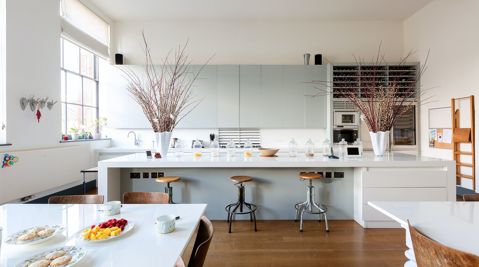House Boreas Lots Road Chelsea Harbour: Elegant 5-Bedroom Townhouse Ideal for Families, Chelsea Harbour