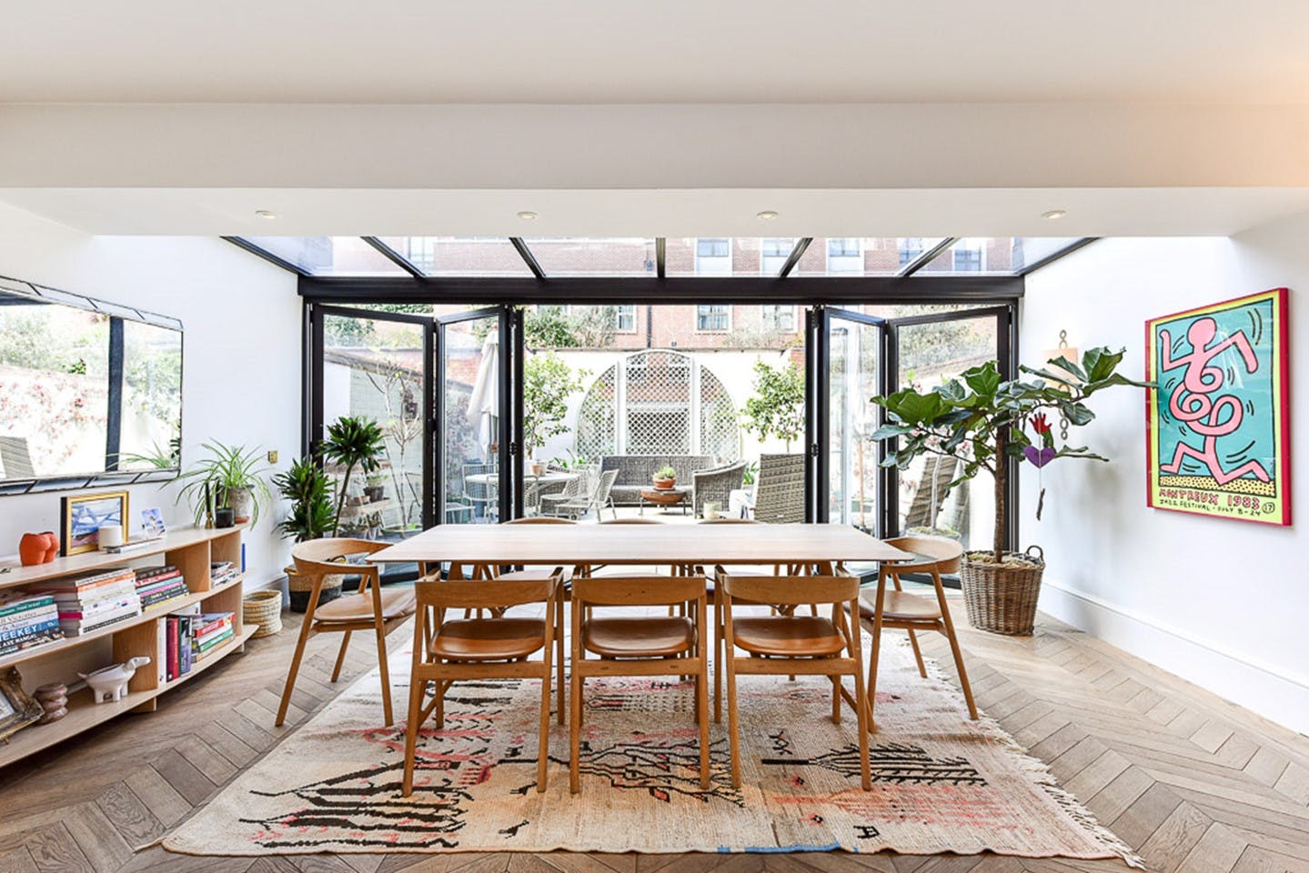 House Bise Lots Road Chelsea: Luxury 4-Bedroom Apartment with Family-Friendly Amenities, Chelsea