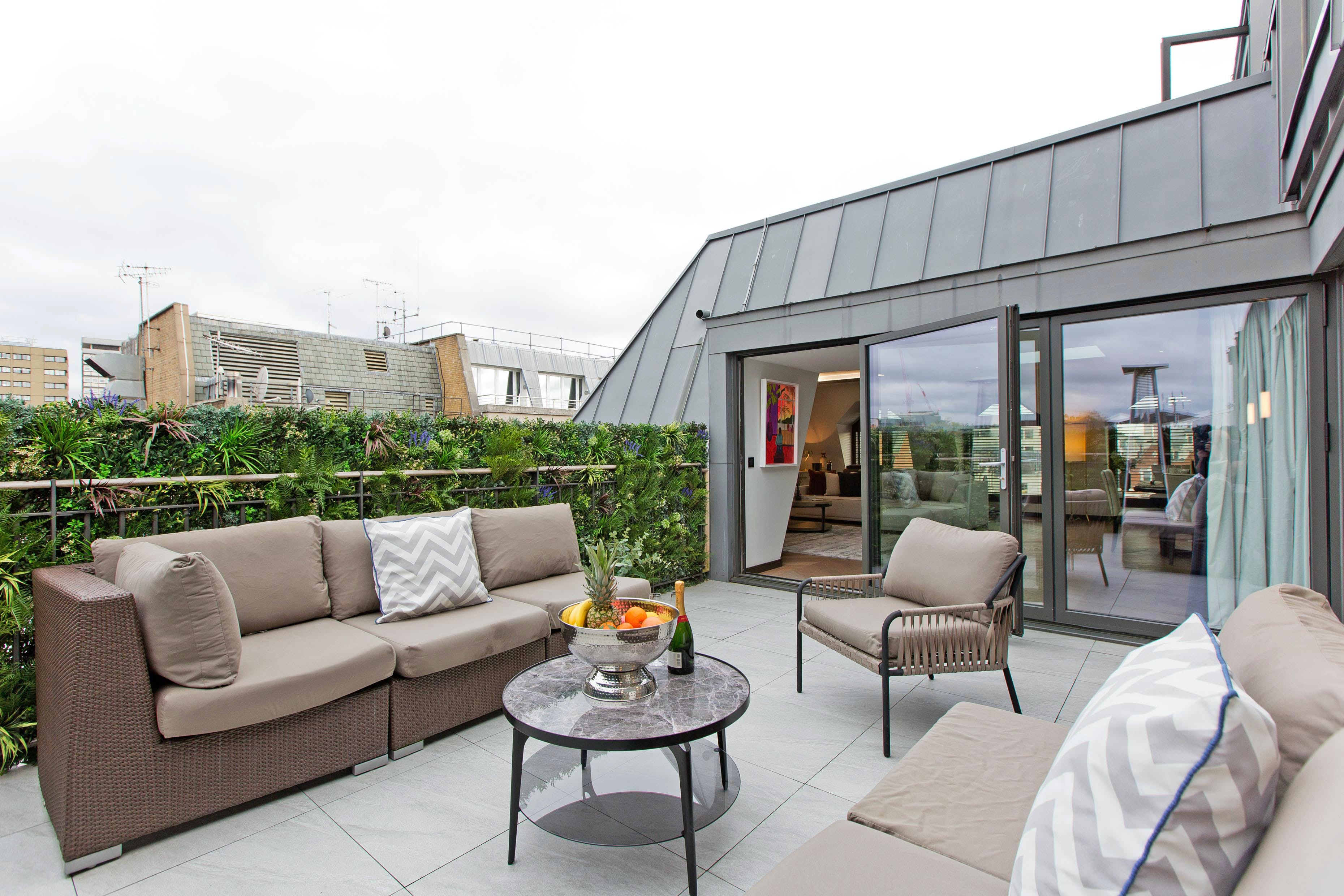 House St. Anne Soho: 3-Bedroom Luxury Apartment with City Views, Soho