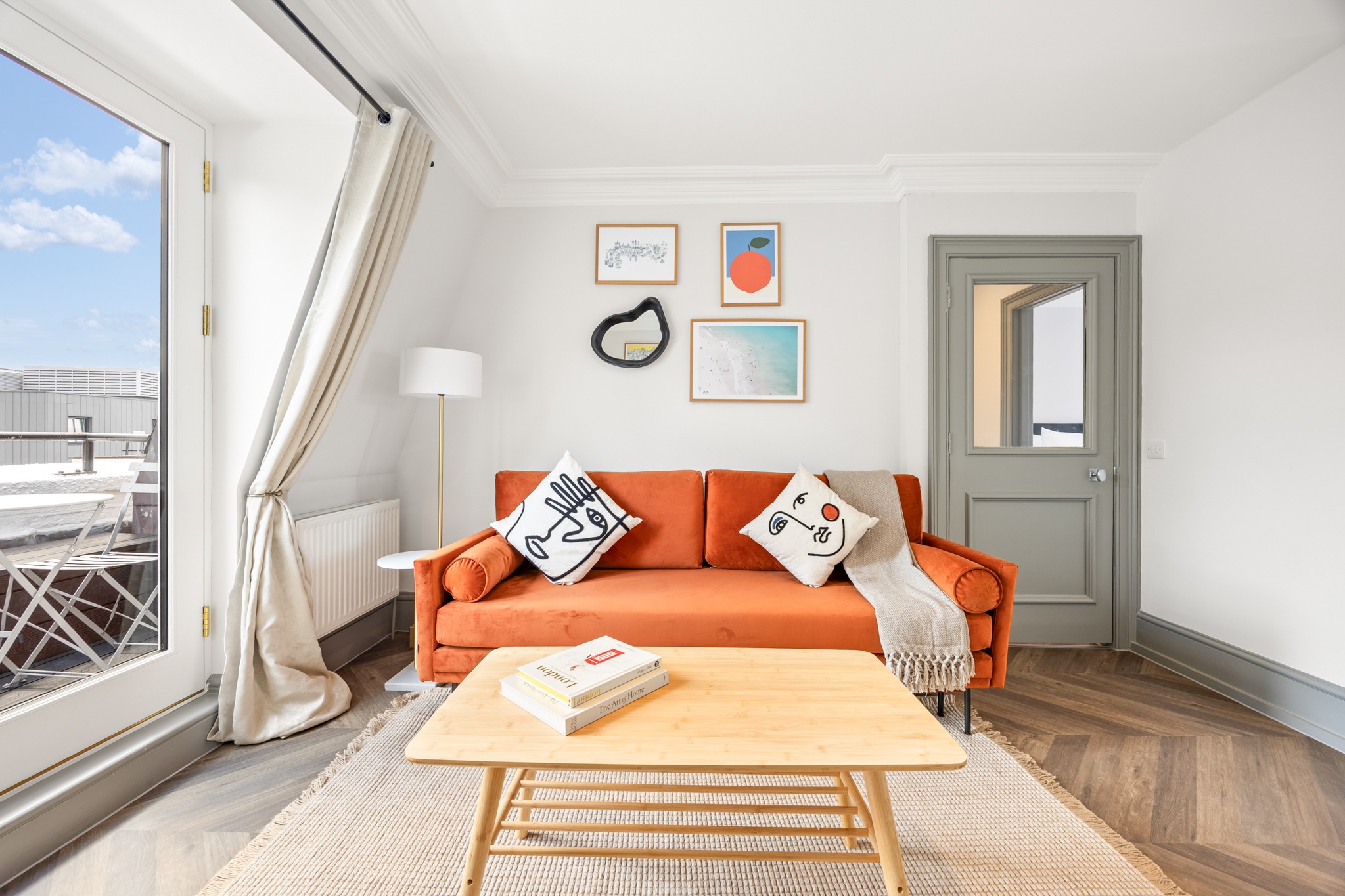 House St. Giles CoventGarden: 2-Bedroom Family-Friendly Apartment in Covent Garden, London