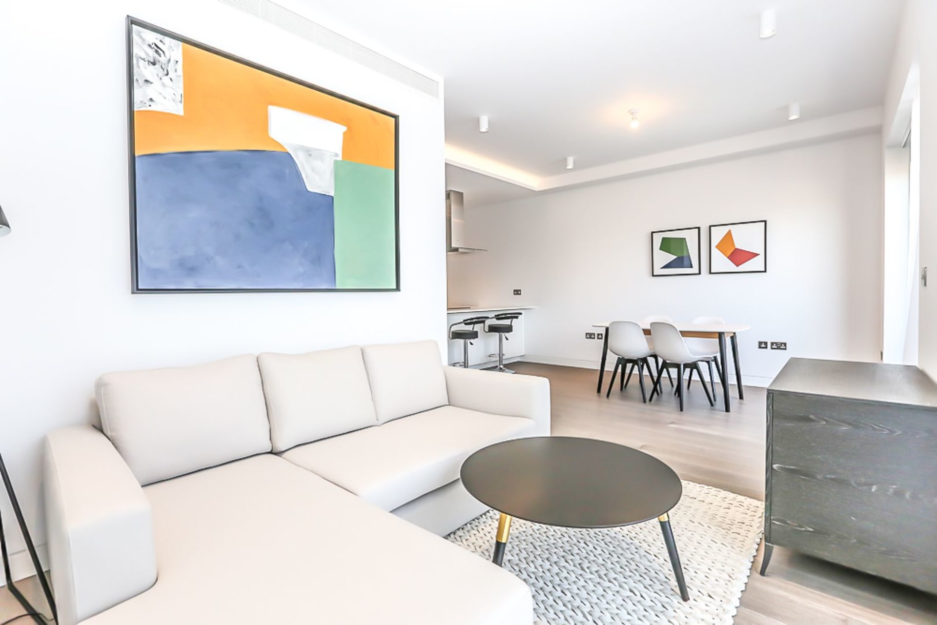 House Steelyard Brick Lane: Modern 2-Bedroom Apartment with Air-Con in Brick Lane, London