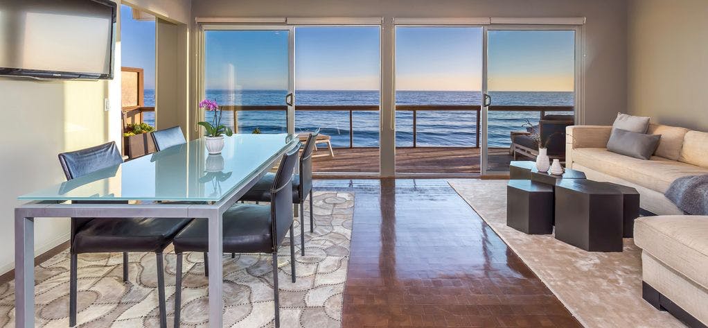Villa Ponente Malibu Bluffs Malibu: 2-Bedroom Beachfront Luxury Apartment, Malibu