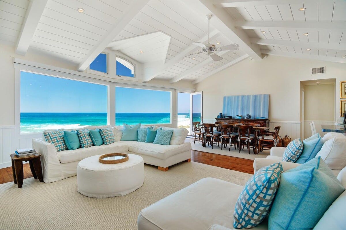 Villa Poente Scripps La Jolla: Luxury 6-Bedroom Beachfront Villa with Hot Tub, La Jolla