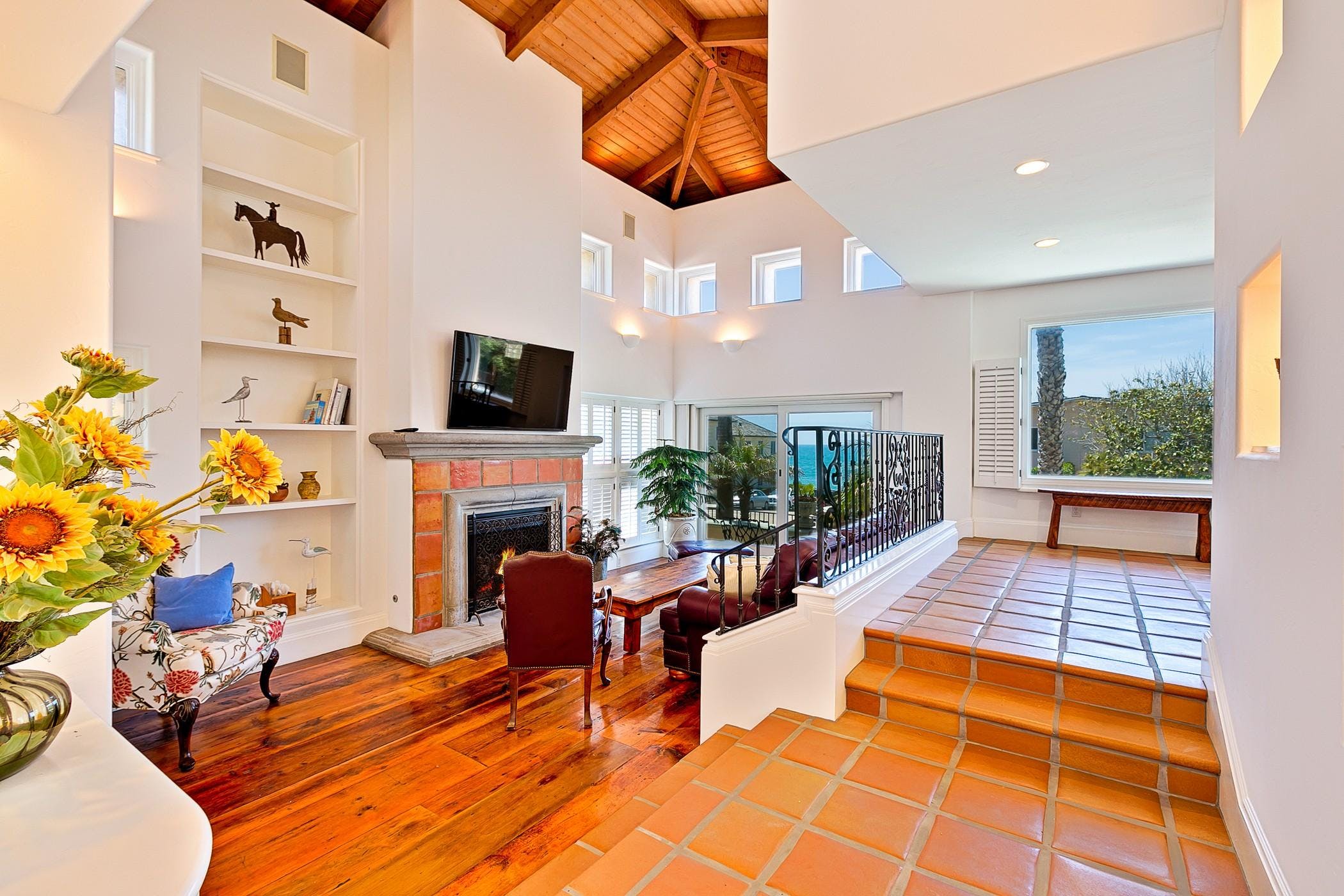 Villa Gloaming Cave La Jolla: Luxury 3-Bedroom Beachfront Apartment with Ocean Views, La Jolla