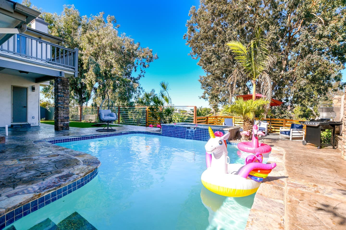House Torrey Pines San Diego: Luxury 4-Bedroom Apartment with Pool and Hot Tub in San Diego