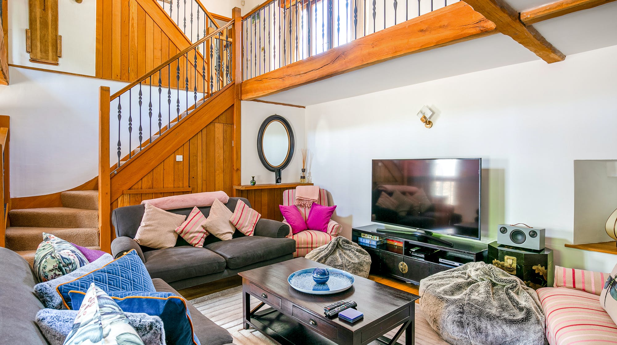 House Helm Hele Ilfracombe: Spacious 5-Bedroom Luxury Apartment with Private Hot Tub, Ilfracombe