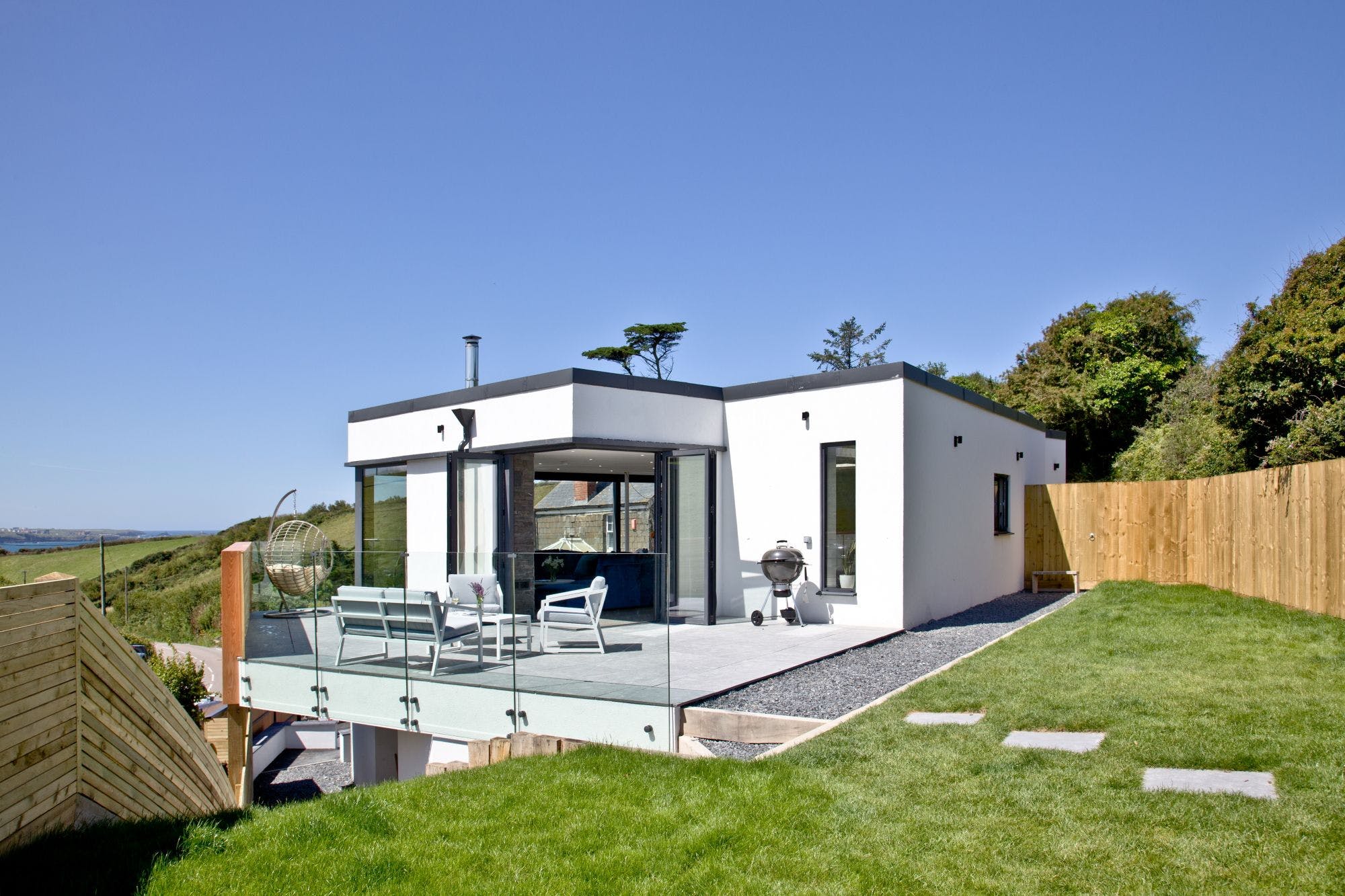 House Gorse Crantock Newquay: Luxury 4-Bedroom Apartment with Seaviews and Hot Tub, Newquay