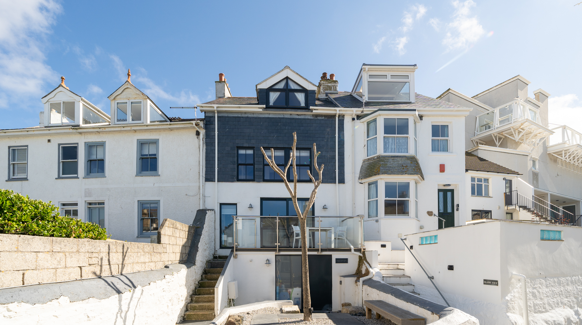 House Tregenna St Ives: Charming 4-Bedroom Holiday Cottage with Sea Views and Beach Nearby, St Ives