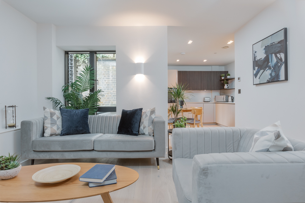 House Wandle Battersea Battersea 3: Modern 2-Bedroom Apartment Rental with Patio in Battersea, London