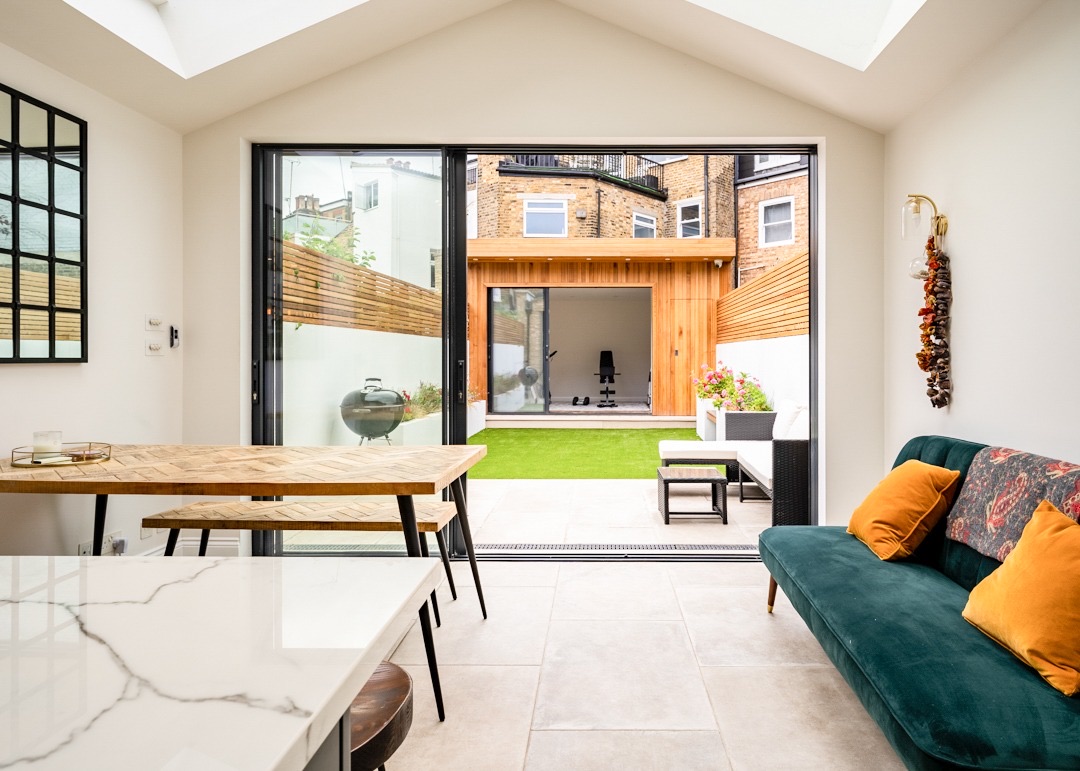House Gorse Falconwood Battersea: Luxury 3-Bedroom Townhouse with Air Conditioning, Battersea, London