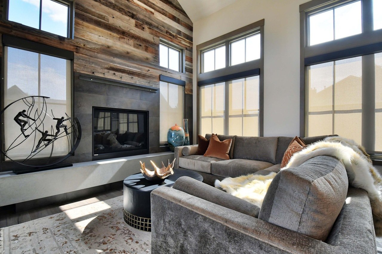 Villa Embat Jeremy Ranch Park City: 5-Bedroom Ski Chalet with Hot Tub and Ski Access, Park City