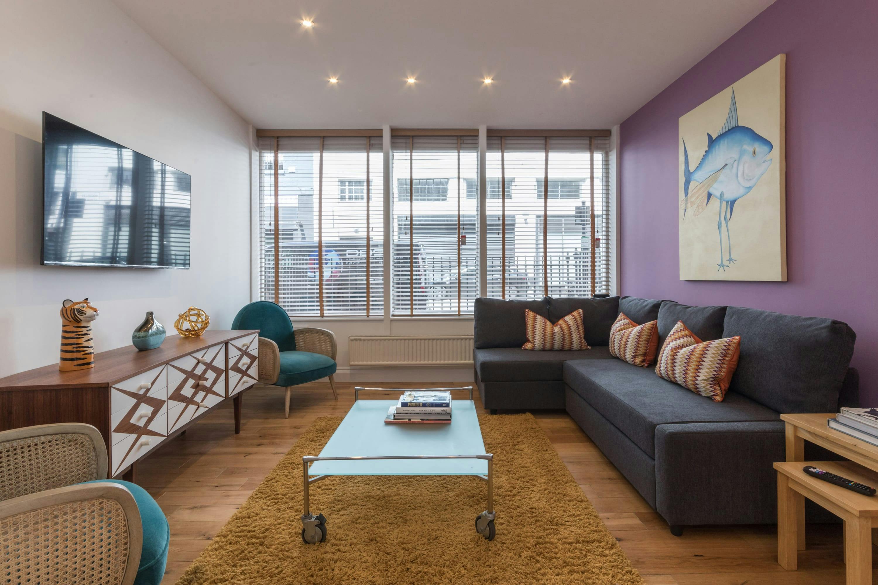 House Cers Cleveland Street Fitzrovia: Stylish 2-Bedroom Apartment Rental with Private Patio, Fitzrovia London