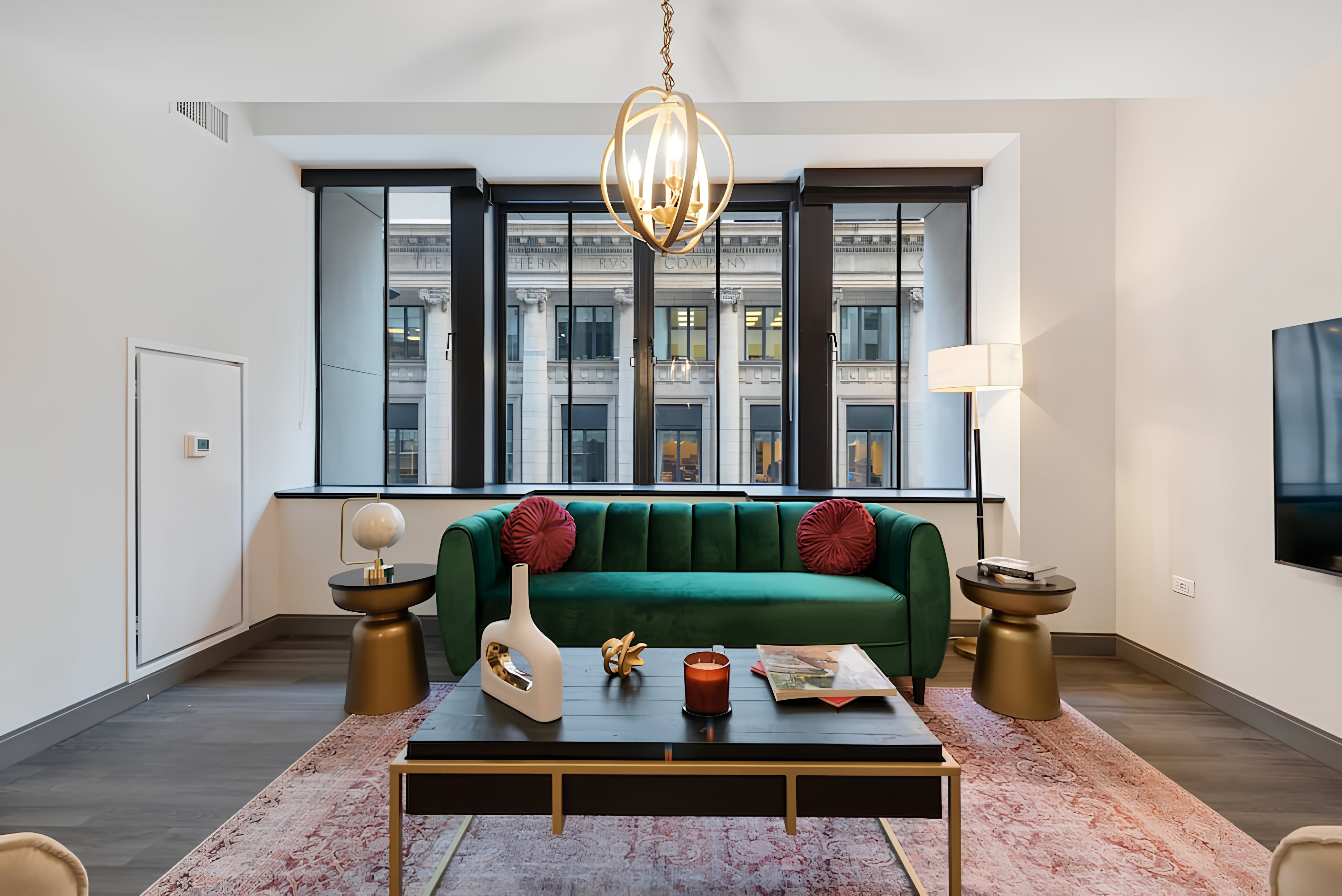 Villa Aurore Ravenswood Chicago-763896: Spacious 8-Bedroom Luxury Apartment with Pool, Chicago