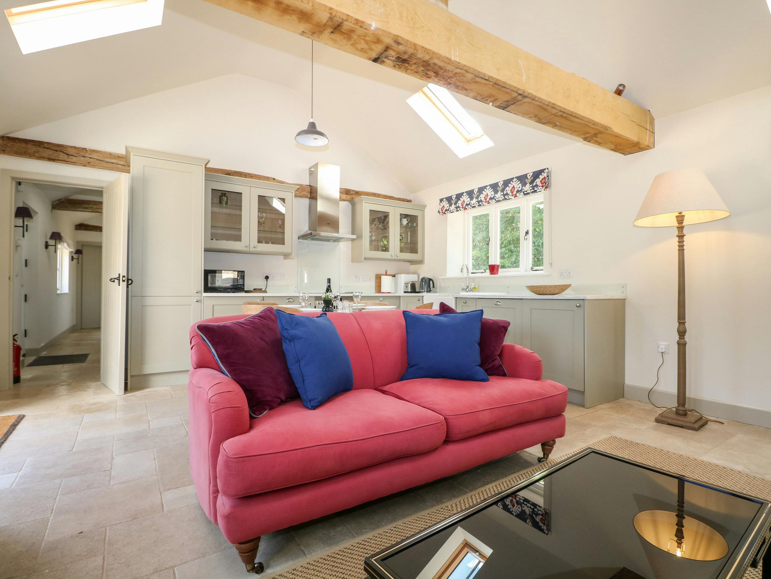House Withycombe Hampshire: Luxury 2-Bedroom Family-Friendly House with Private Parking, Hampshire