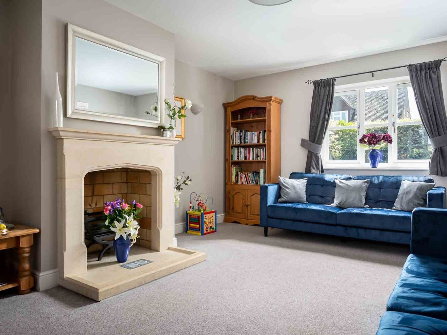 House Wychwood Stow: Luxury 4-Bedroom House with Tennis Court near Stow-on-the-Wold Market Town