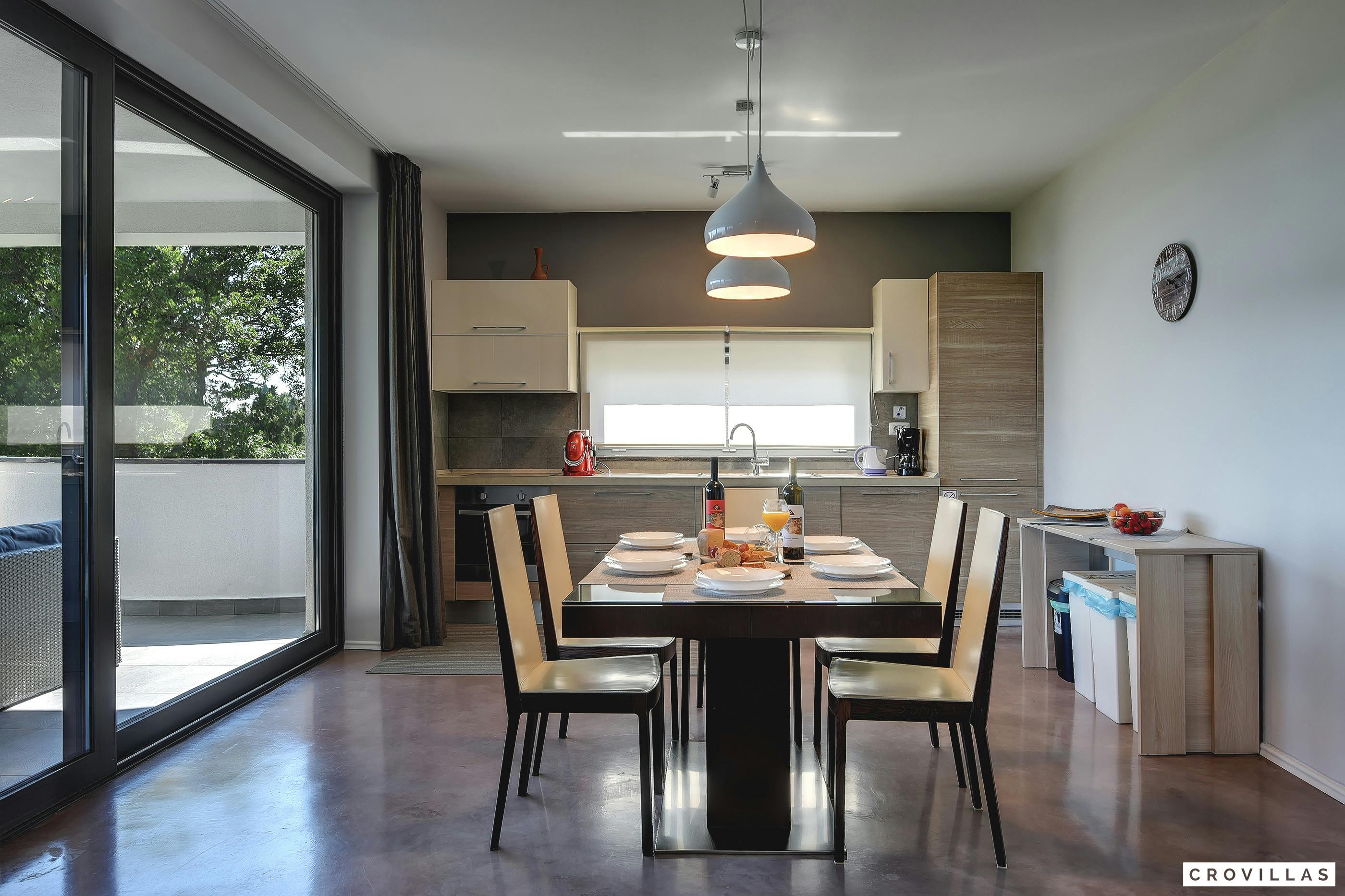 Kuća Lysias Dvigrad Istria: Spacious 9-Bedroom Apartment with Pool and Sea View, Istria