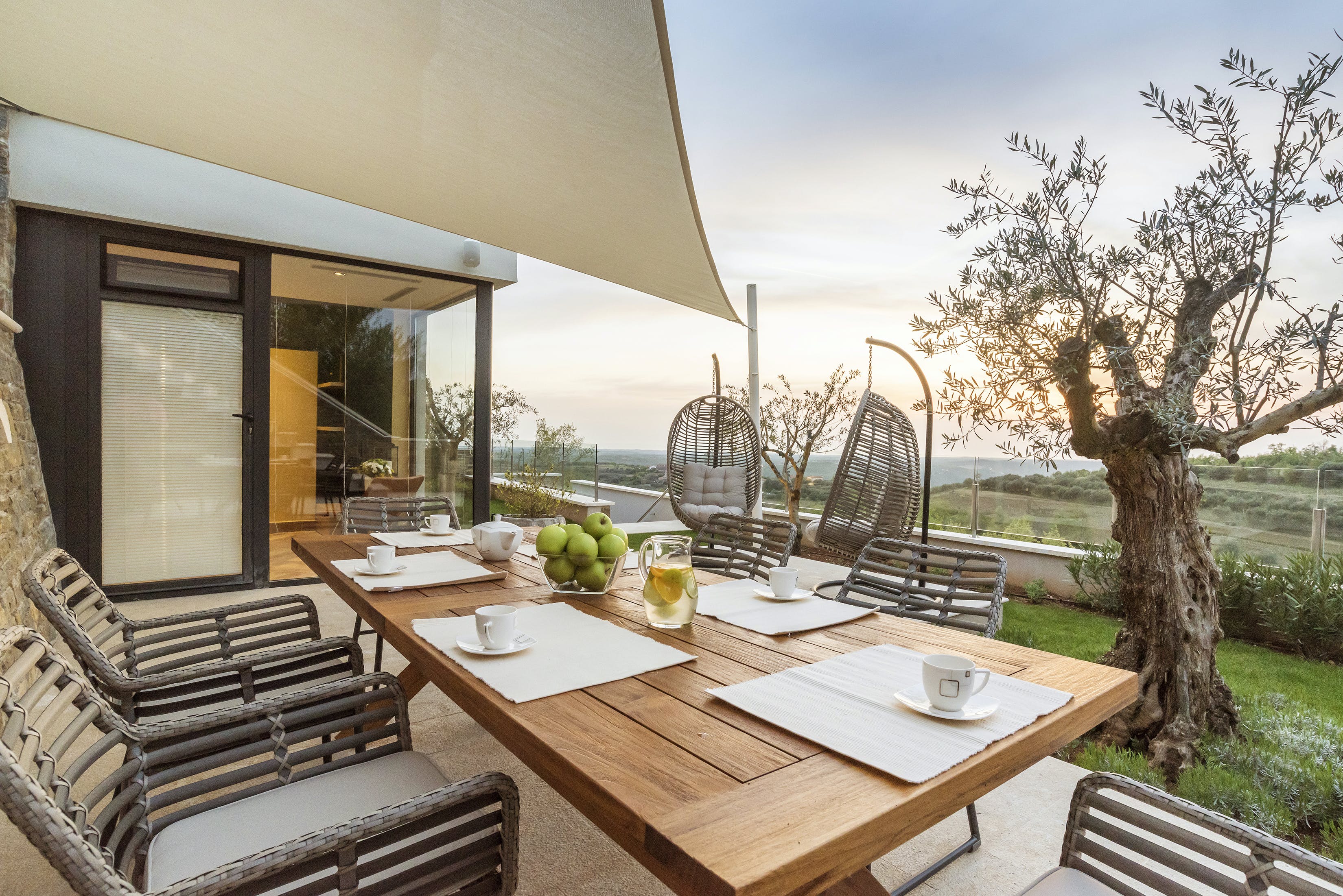 Kuća Lysias Žbandaj Istria: Luxury 4-Bedroom Apartment with Air-Con, Istria
