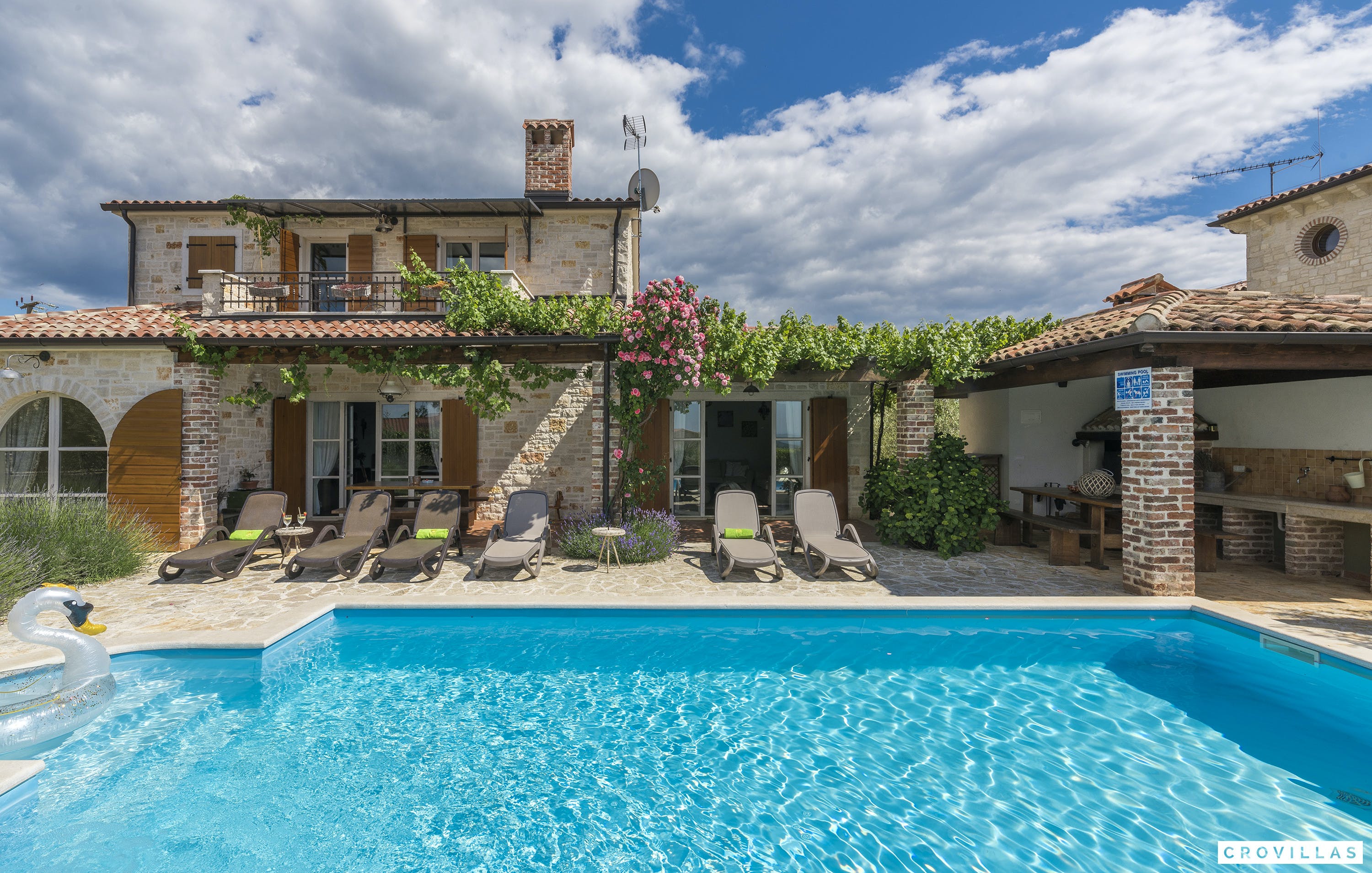 Kuća Draga Visnjan: Elegant 3-Bedroom Apartment with Private Pool and Air-Con in Istria