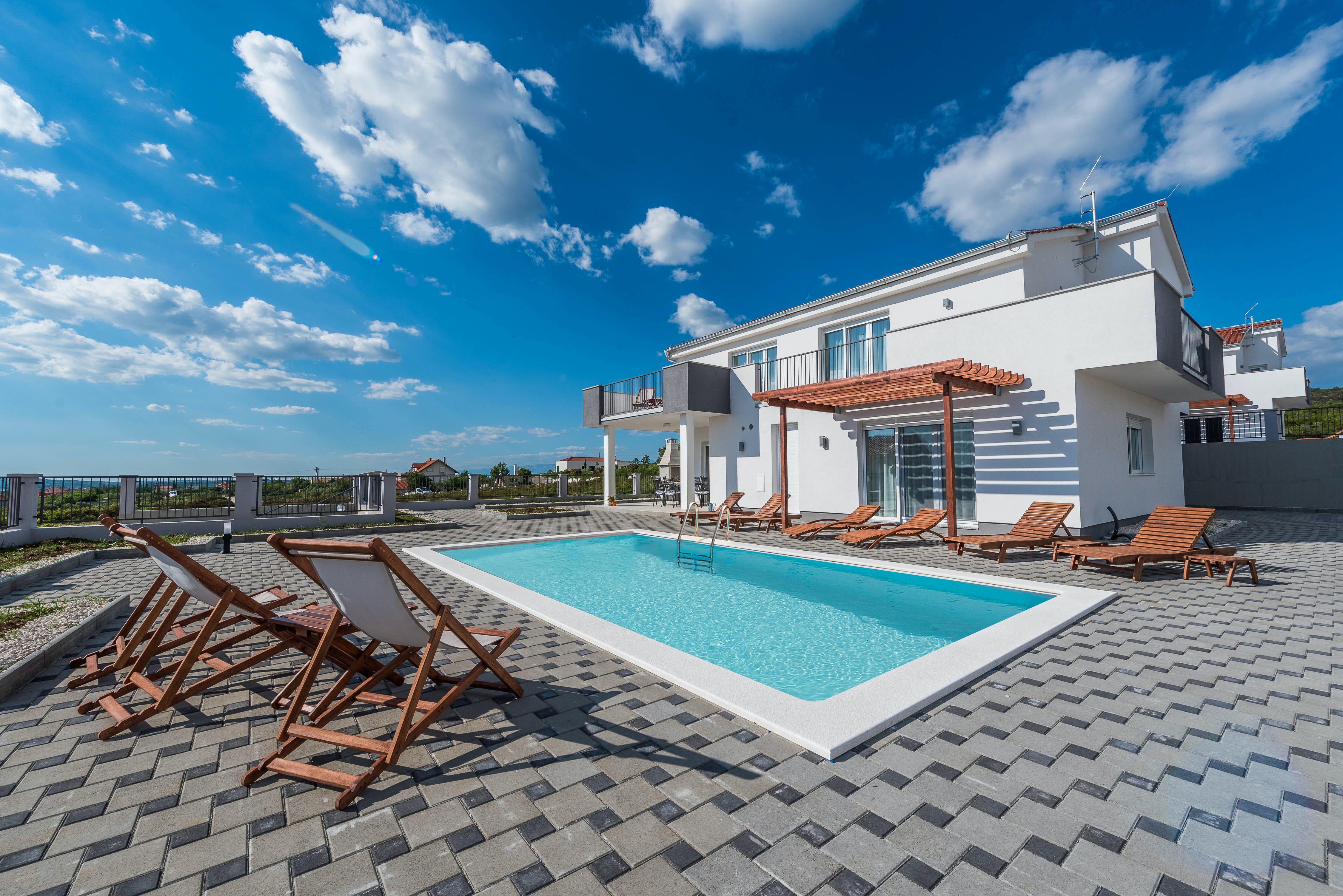 Kuća Kukljica Zadar: Luxury 4-Bedroom Apartment with Private Pool and Sea Views, Zadar