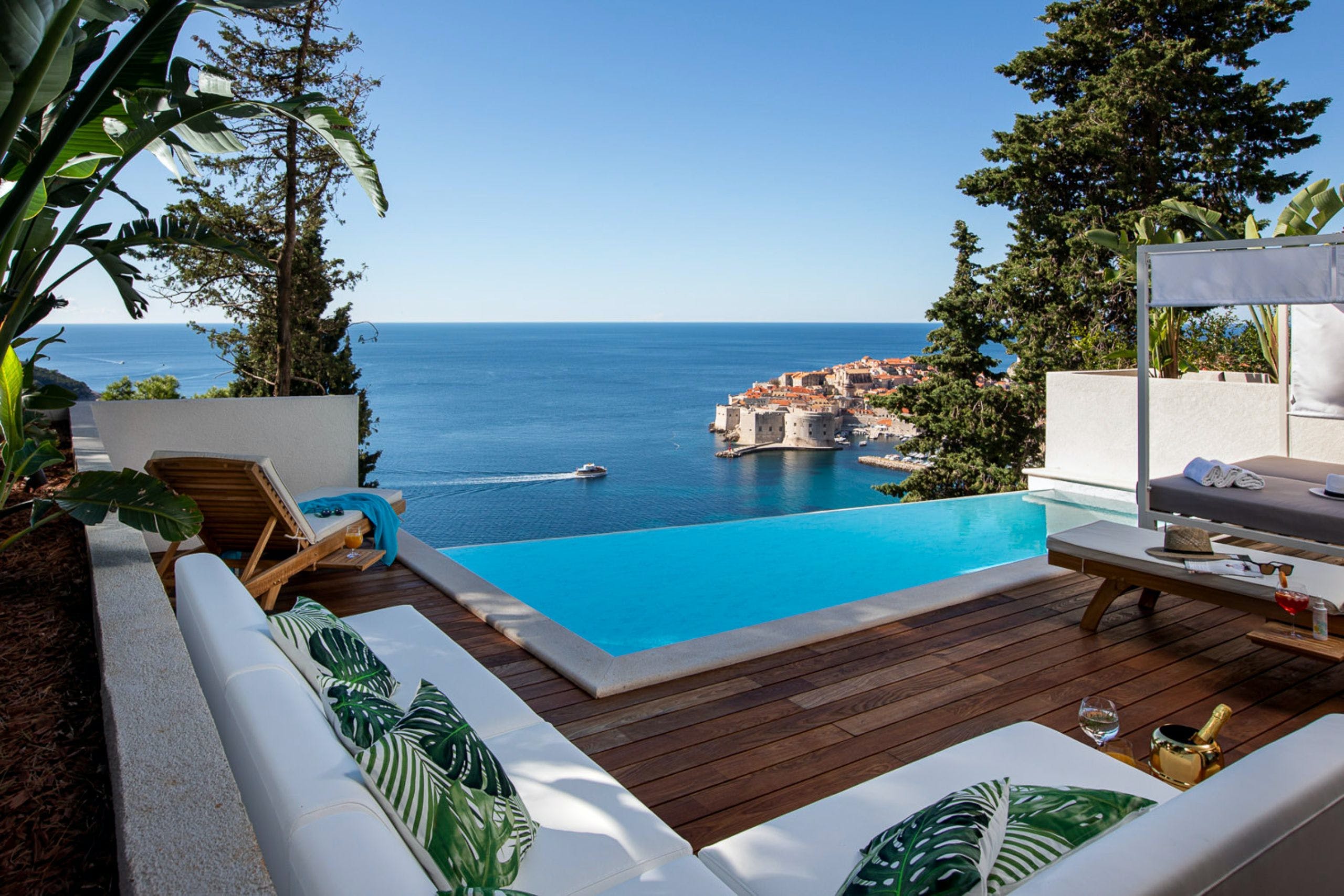 Kuća Maestrale Sustjepan Dubrovnik: 6-Bedroom Luxury Apartment with Sea Views and Pool, Dubrovnik