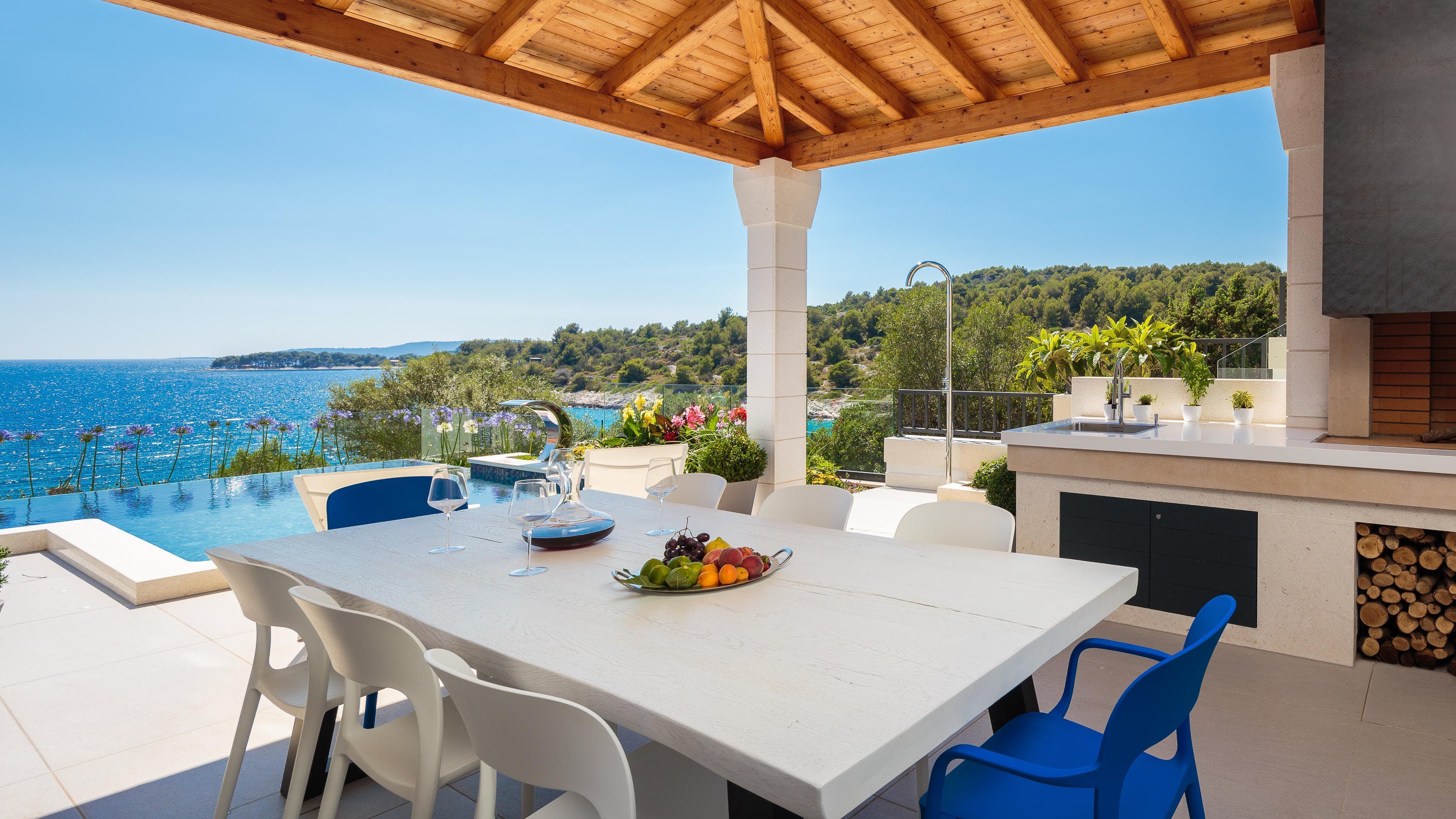 Kuća Safran Sustipan Split: Luxury 4-Bedroom Apartment with Seaview and Pool, Split