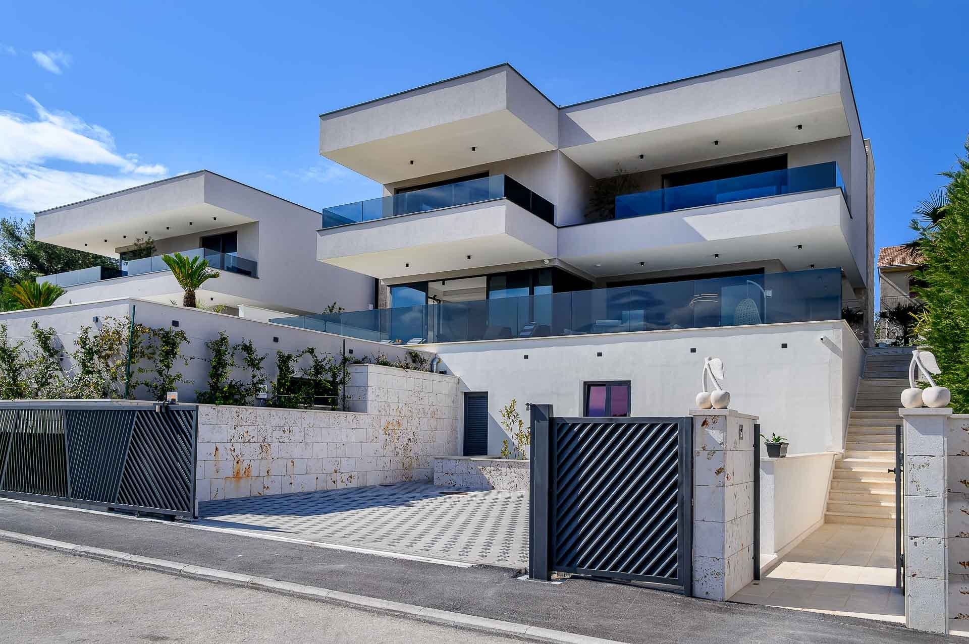 Kuća Safran Bene Split: Luxury 4-Bedroom Apartment with Seaviews and Pool, Split